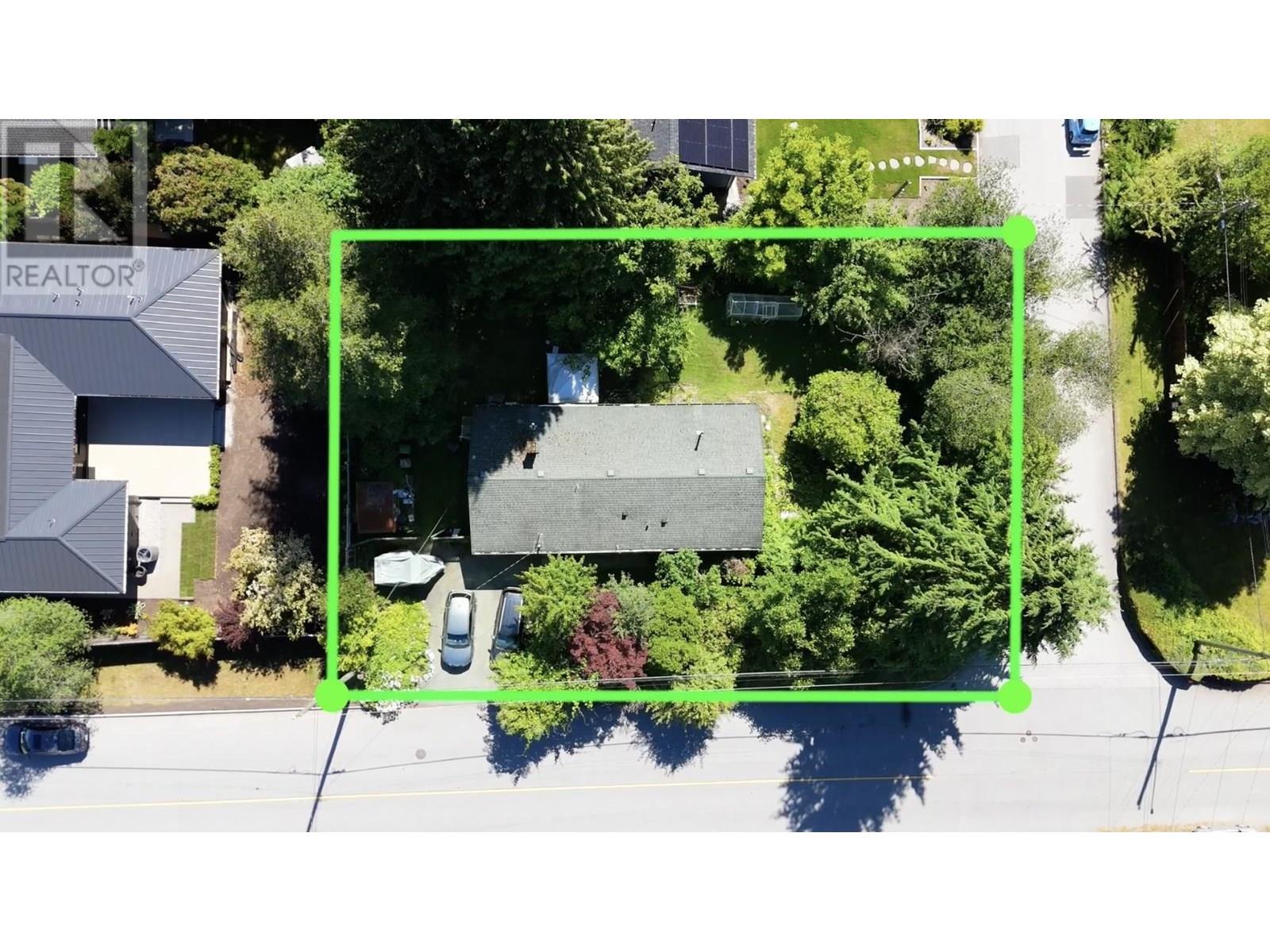 2302 VIEWLYNN DRIVE, North Vancouver, British Columbia