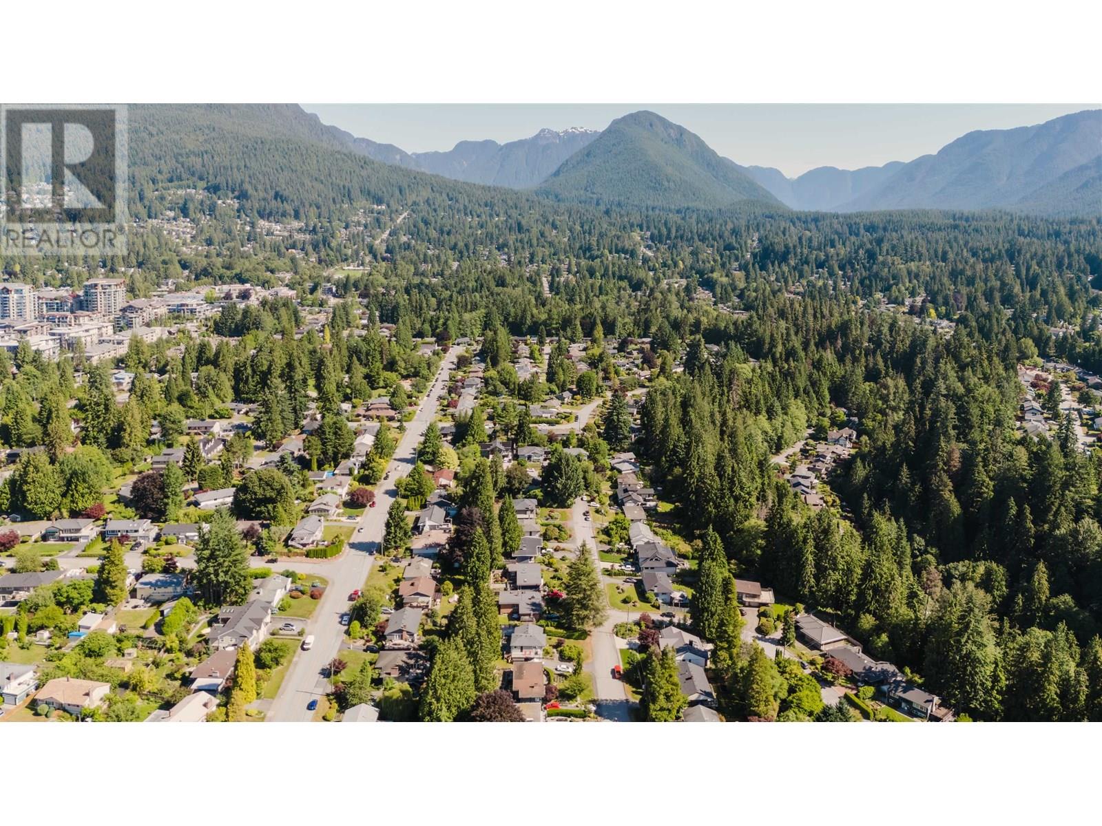 2302 Viewlynn Drive, North Vancouver, British Columbia  V7J 2X1 - Photo 7 - R3021586