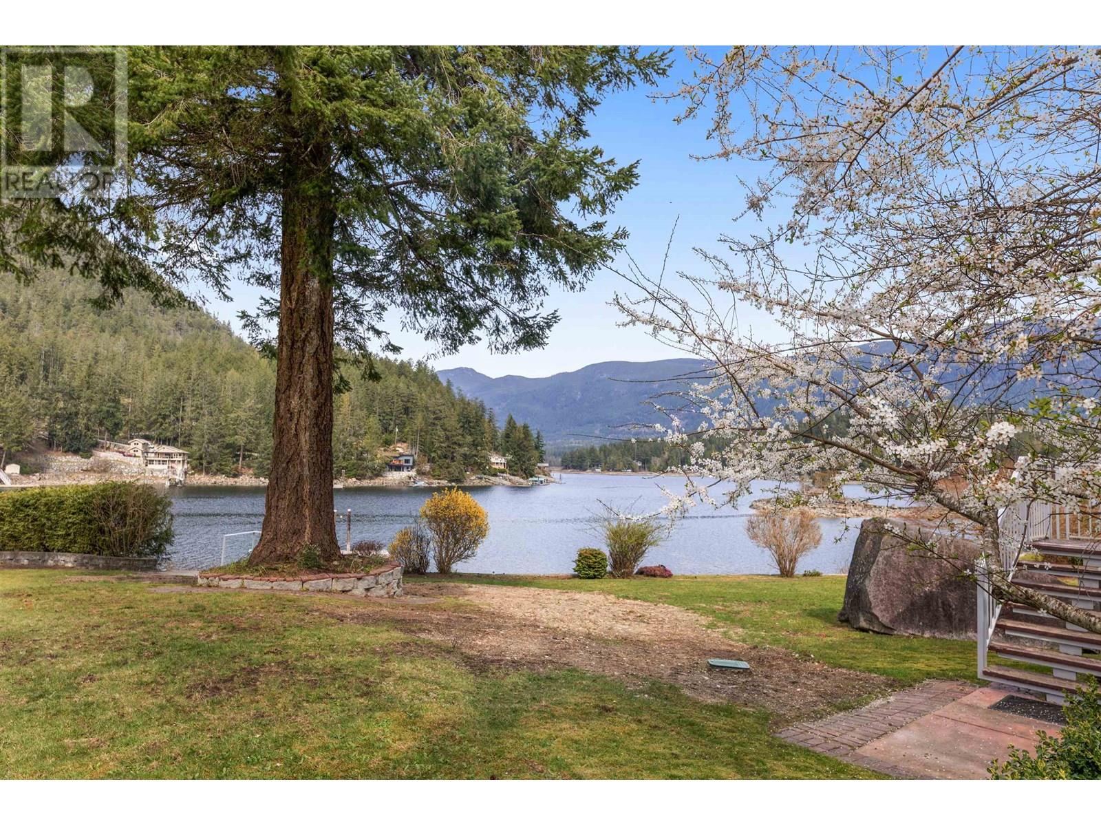12879-12881 Sunshine Coast Highway, Madeira Park, British Columbia  V0N 2H1 - Photo 38 - R2988205