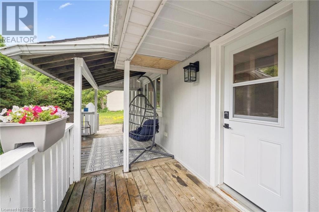 Property at 98 SPADINA Road E image 4