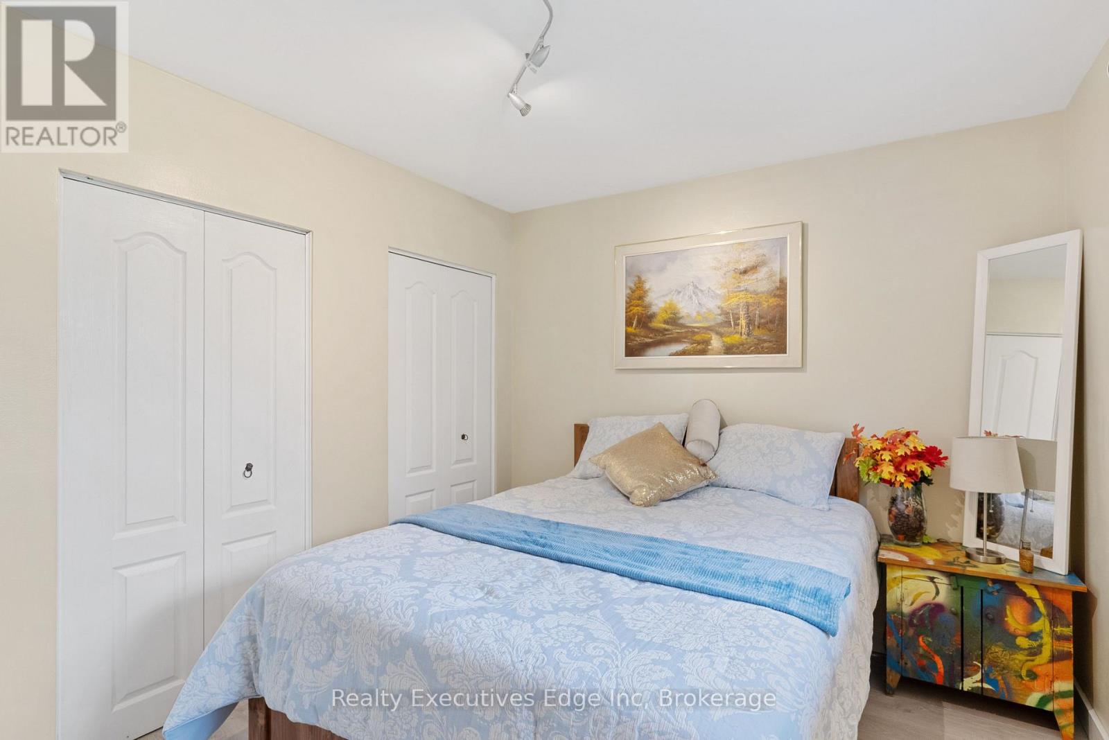 309 Southill Drive, Kitchener, Ontario  N2A 2R2 - Photo 11 - X12254243