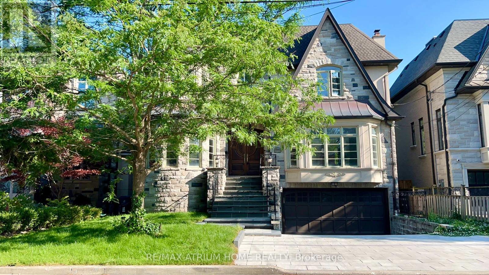 185 PARKVIEW AVENUE, Toronto, Ontario