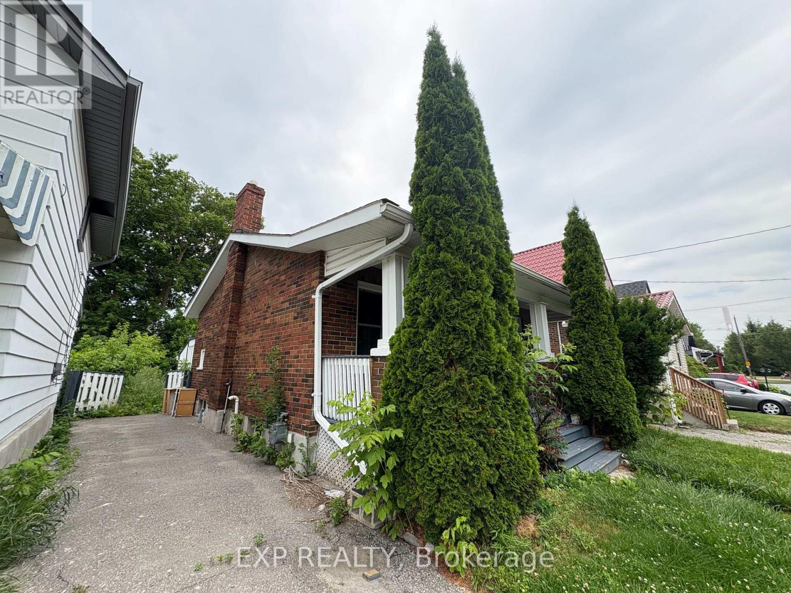 Property at 282 HAIG STREET image 3