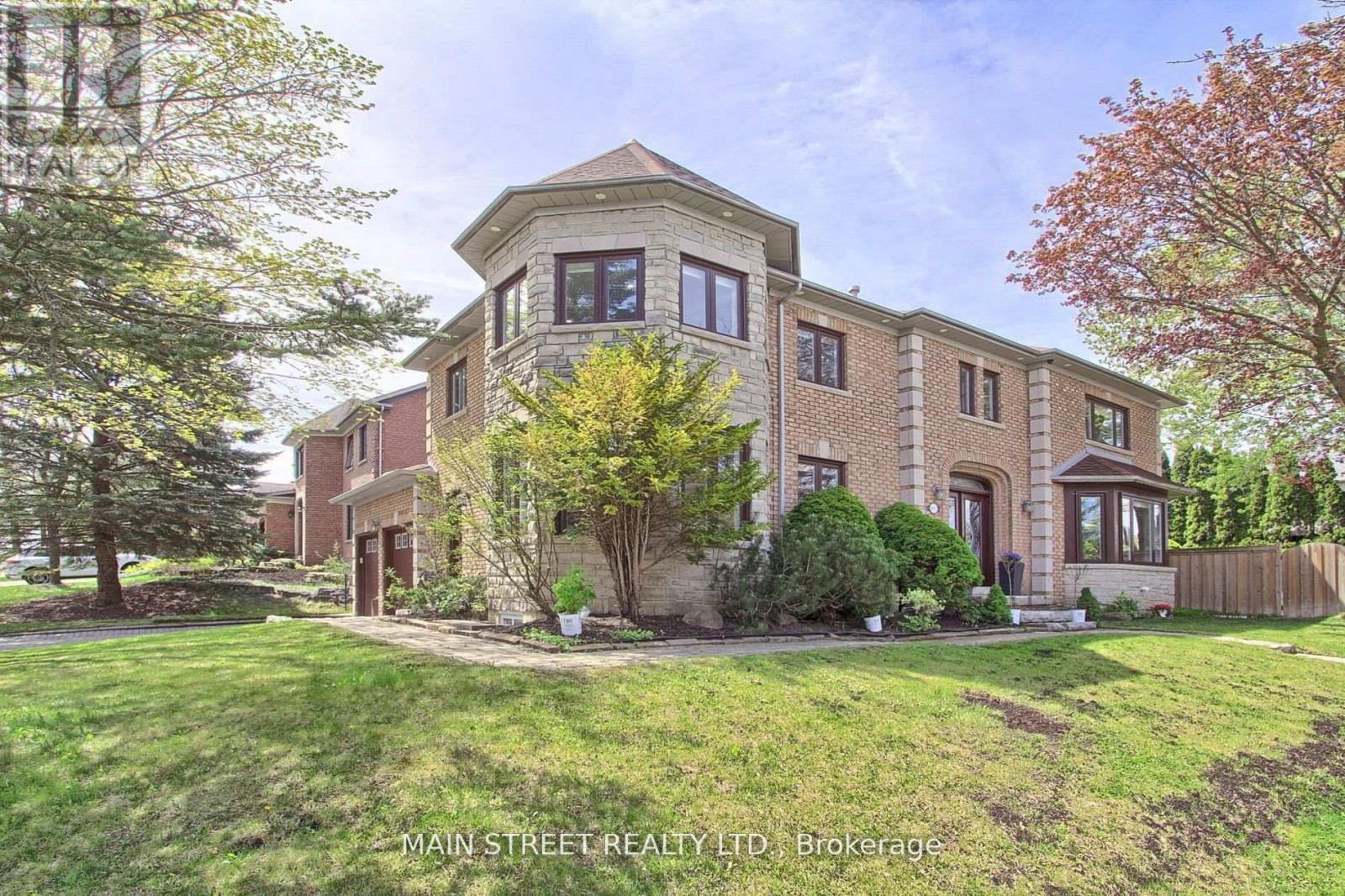 Property at 898 STONEHAVEN AVENUE image 1