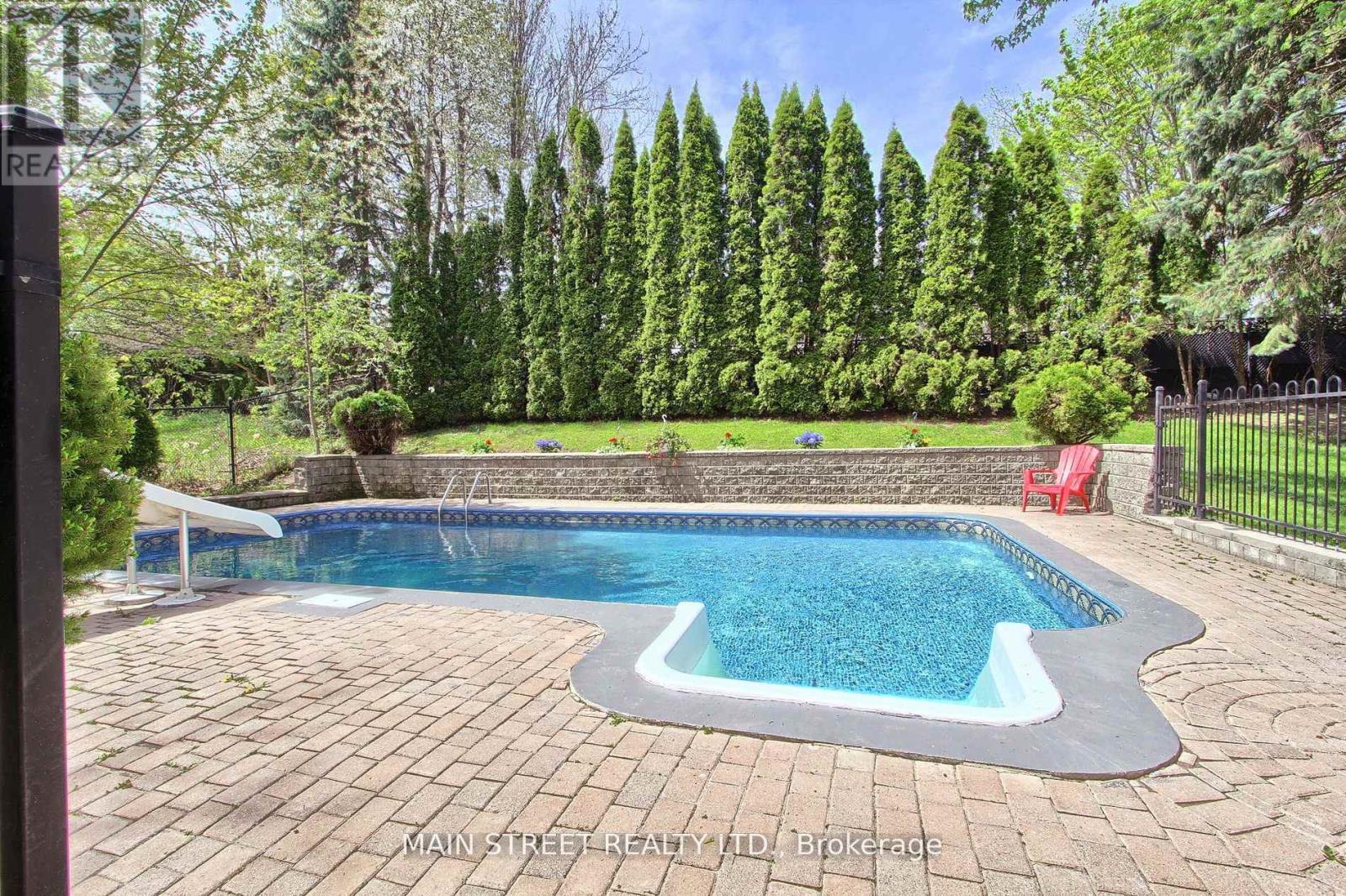 Property at 898 STONEHAVEN AVENUE image 5