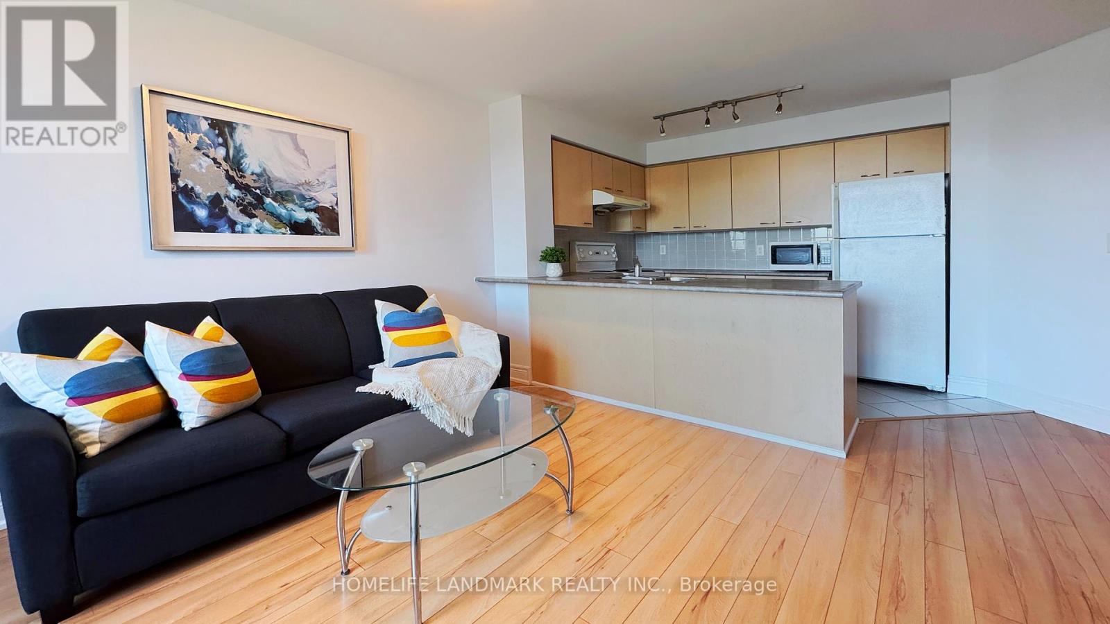 826 - 62 Suncrest Boulevard, Markham, Ontario  L3T 7Y6 - Photo 5 - N12254279