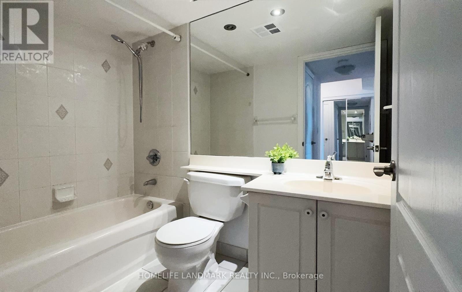 826 - 62 Suncrest Boulevard, Markham, Ontario  L3T 7Y6 - Photo 8 - N12254279