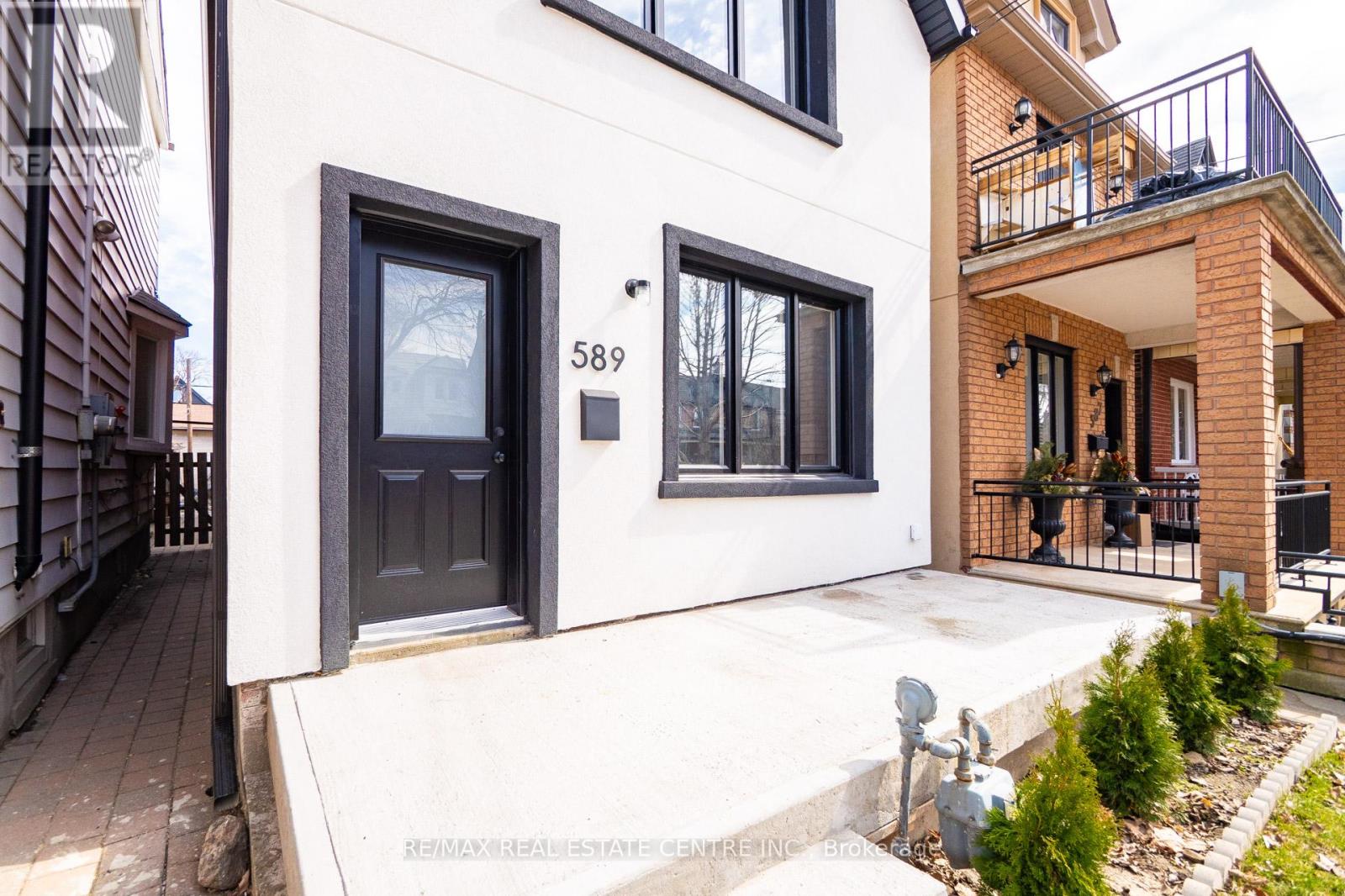Property at 589 ST CLARENS AVENUE image 4