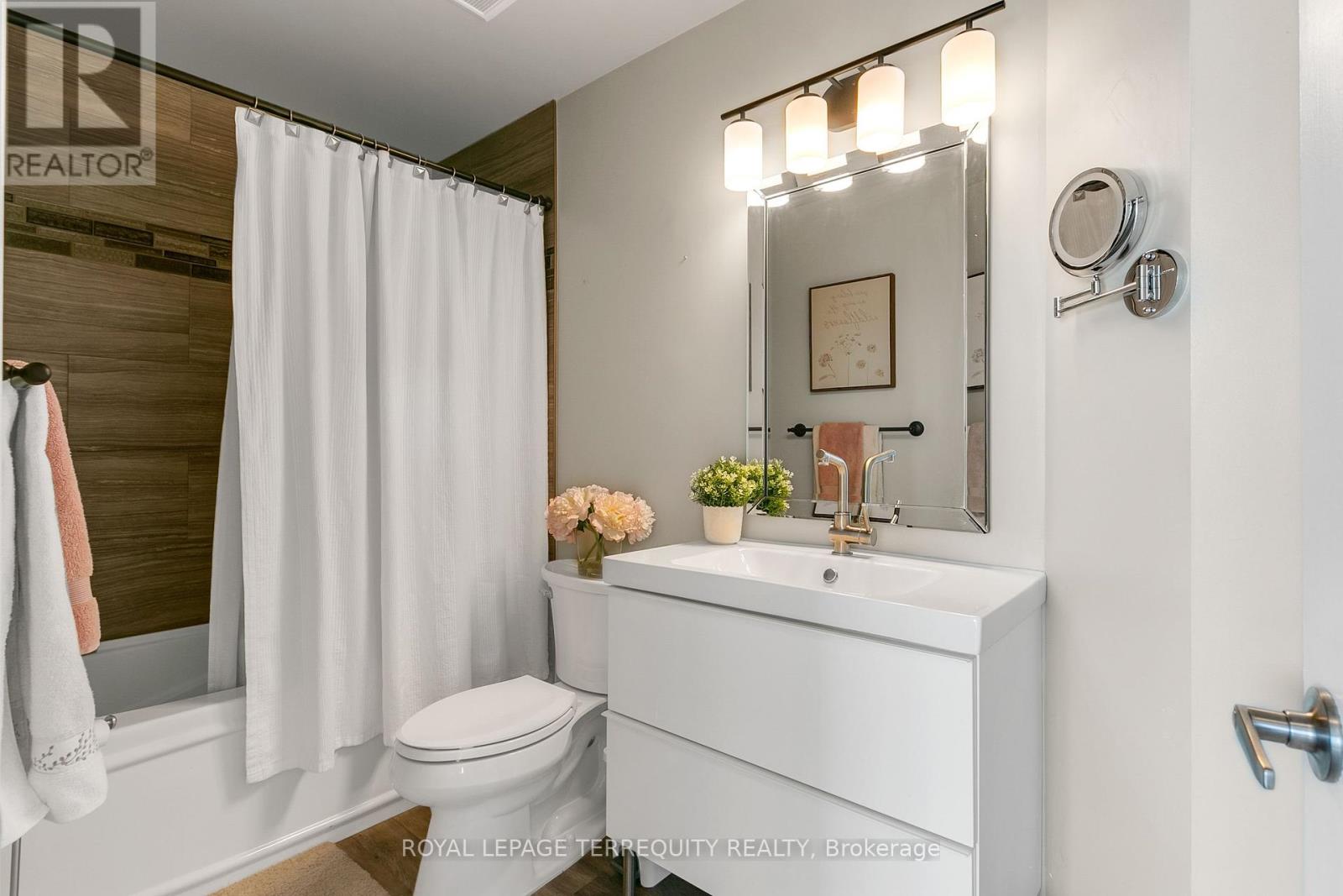 809 - 1359 Rathburn Road E, Mississauga, Ontario  L4W 5P7 - Photo 17 - W12254270
