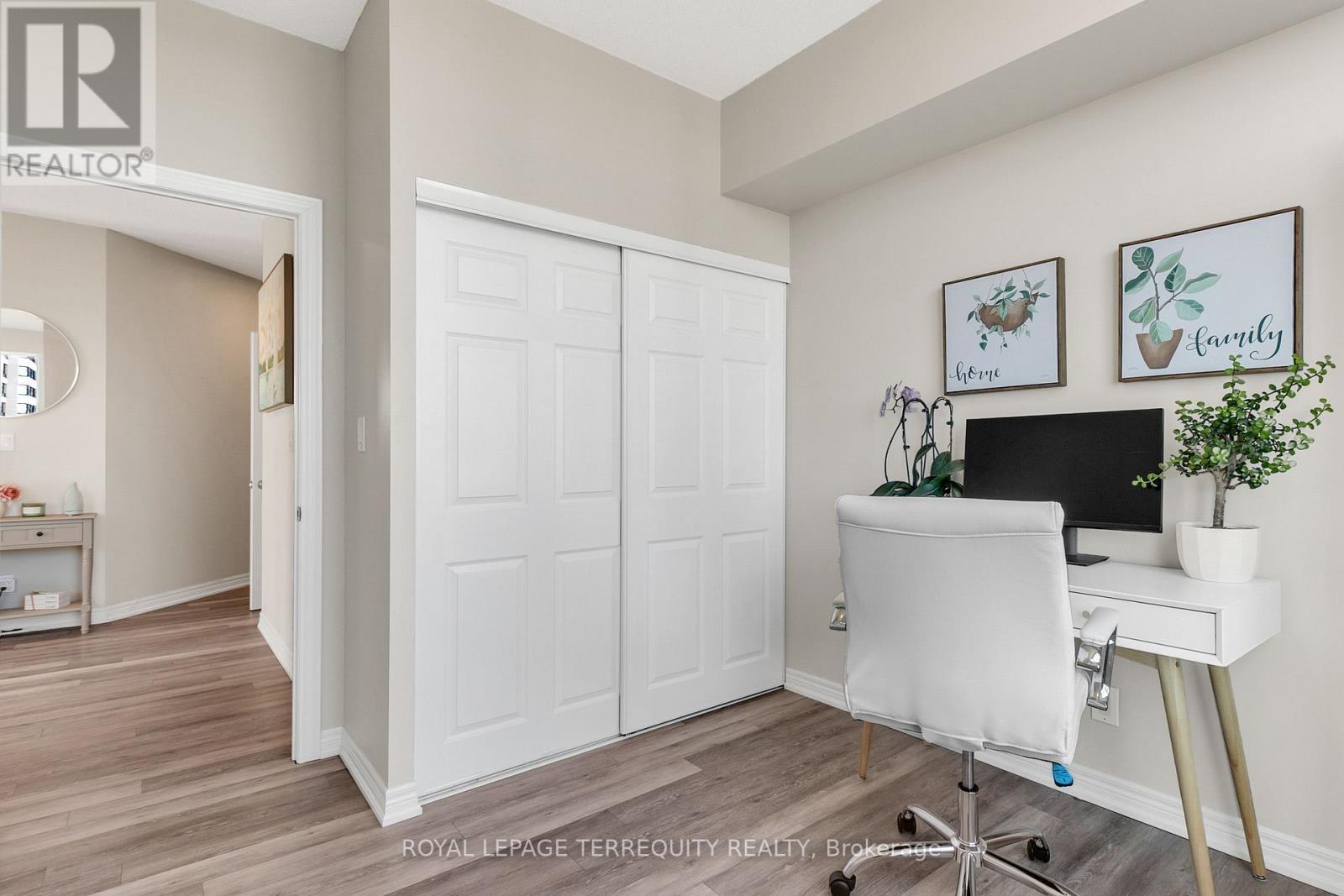 809 - 1359 Rathburn Road E, Mississauga, Ontario  L4W 5P7 - Photo 19 - W12254270
