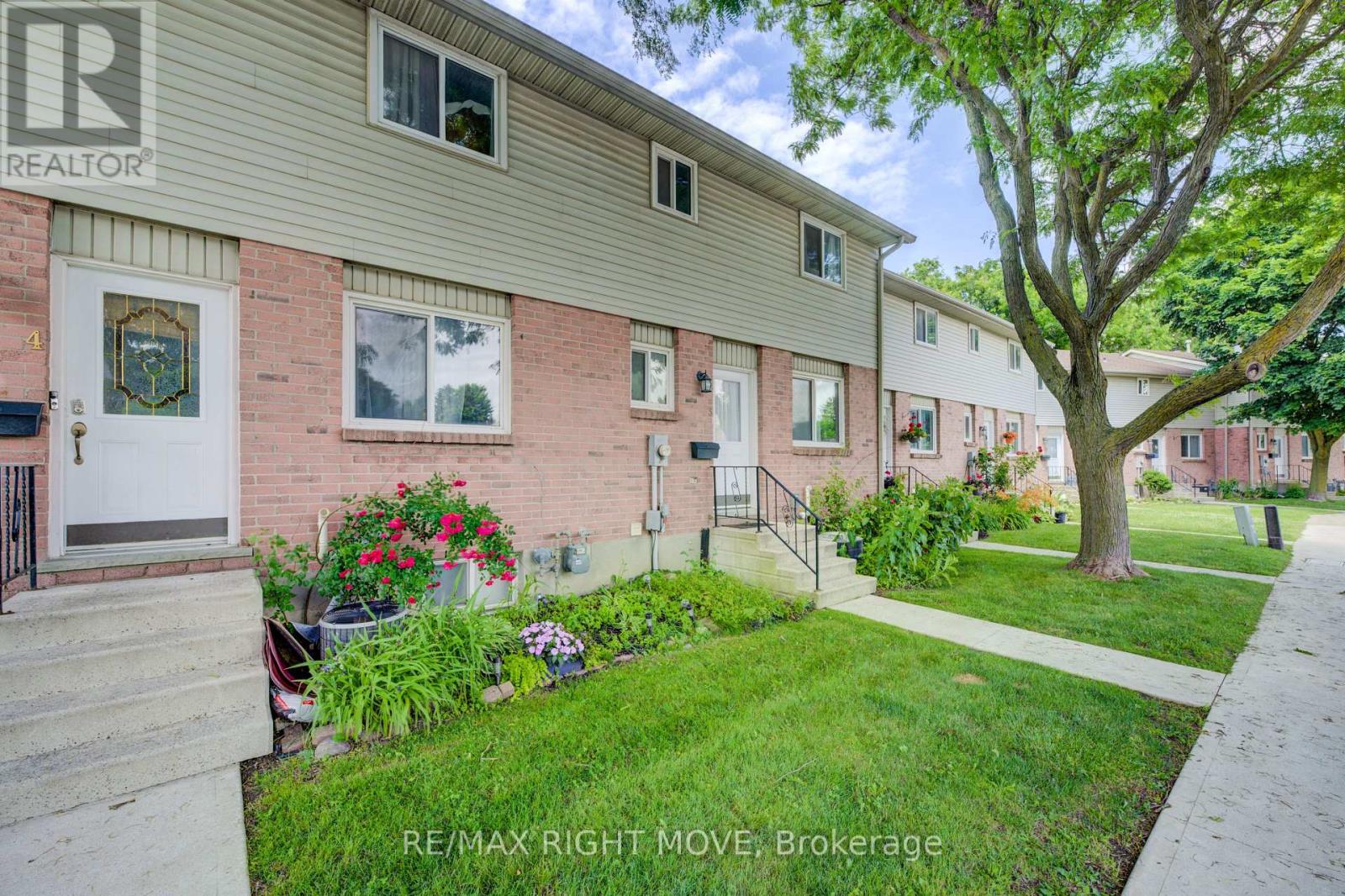 3 - 486 Springbank Avenue N, Woodstock (Woodstock - North), Ontario  N4T 1K8 - Photo 3 - X12254277