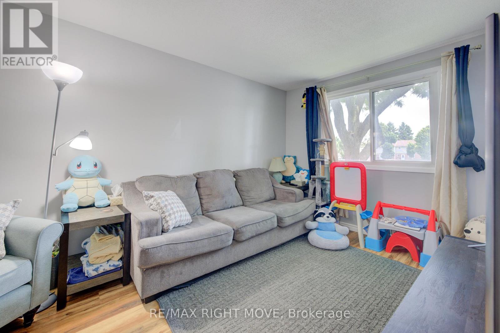 3 - 486 Springbank Avenue N, Woodstock (Woodstock - North), Ontario  N4T 1K8 - Photo 4 - X12254277