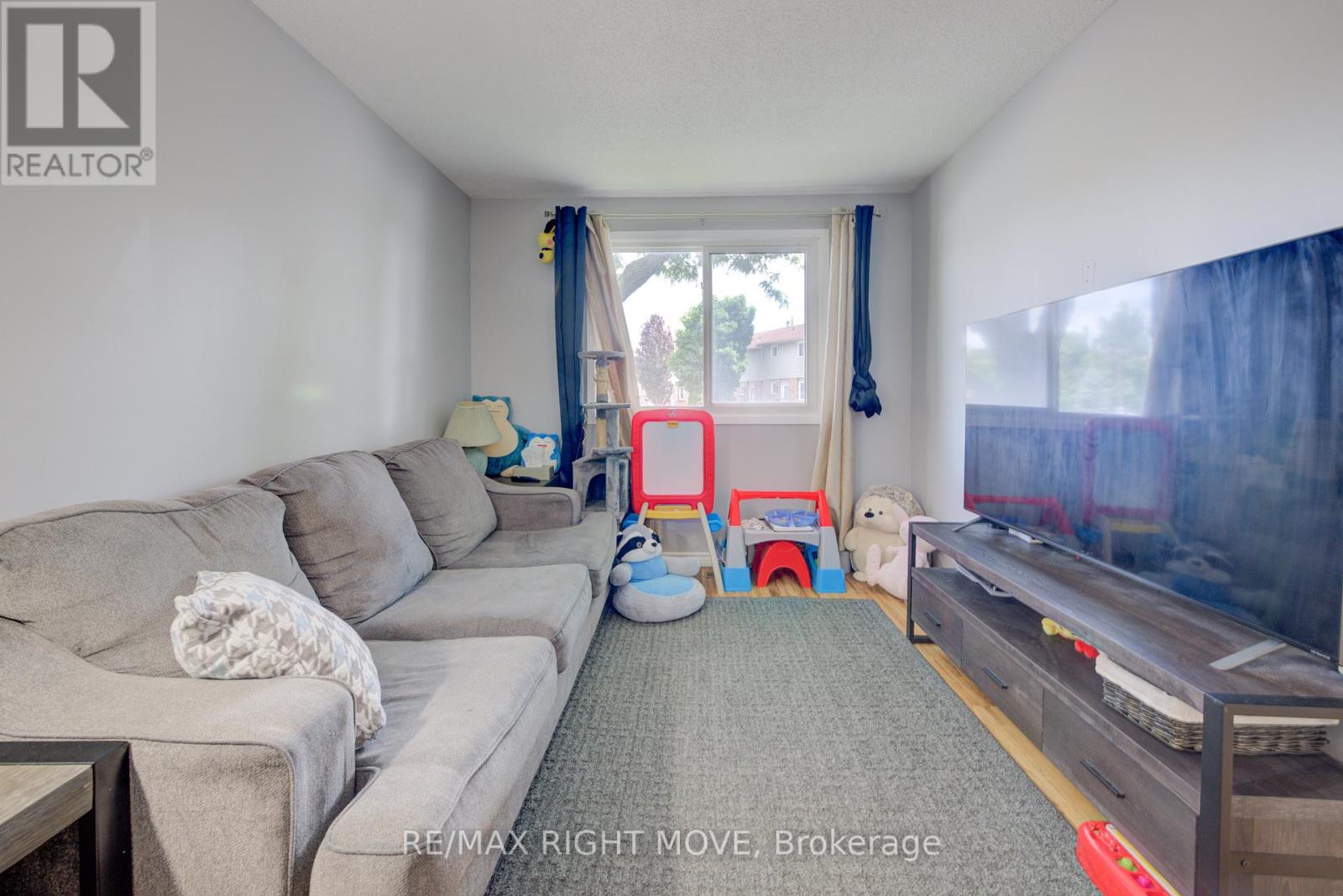 3 - 486 Springbank Avenue N, Woodstock (Woodstock - North), Ontario  N4T 1K8 - Photo 5 - X12254277