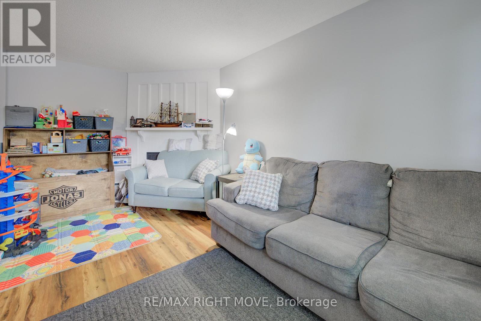 3 - 486 Springbank Avenue N, Woodstock (Woodstock - North), Ontario  N4T 1K8 - Photo 6 - X12254277