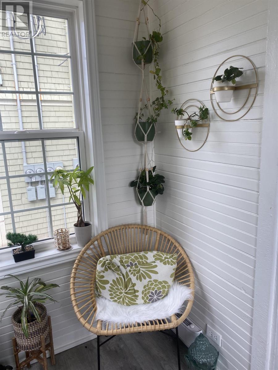 Property at 302 Richmond Street image 4