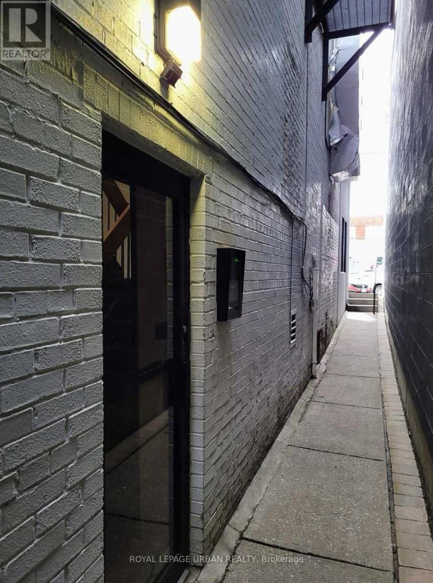 1 B - 985 Coxwell Avenue, Toronto, Ontario  M4C 3G4 - Photo 3 - E12254293