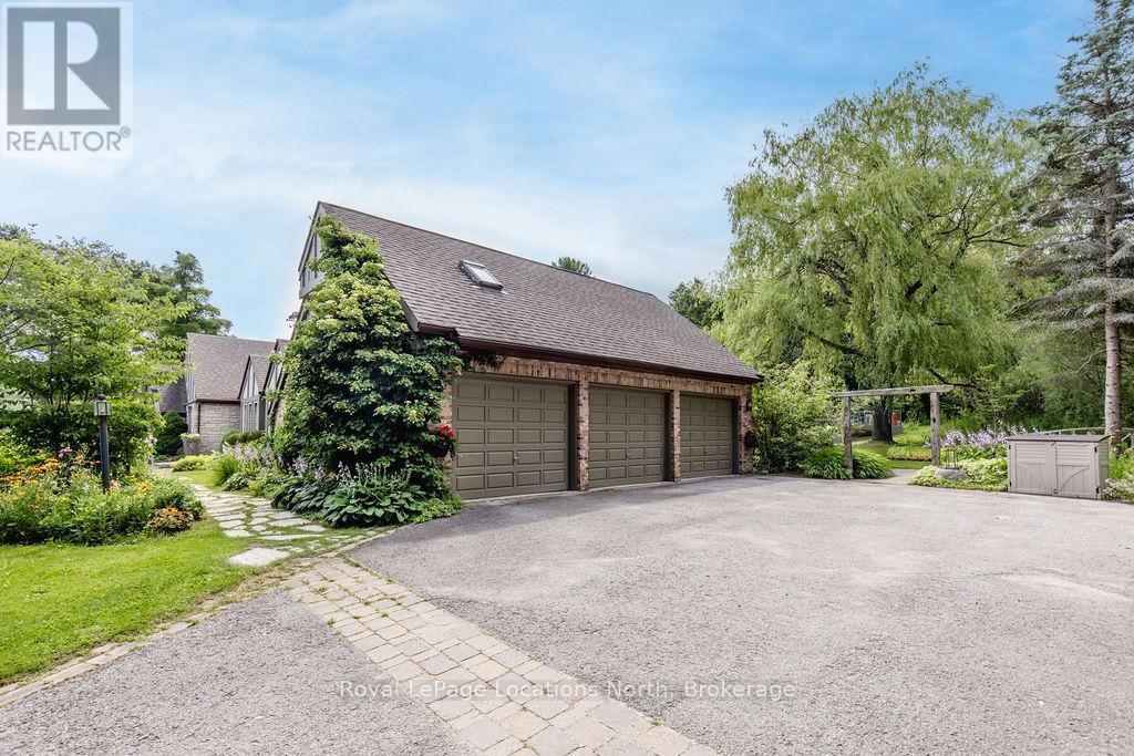 7 Purple Hill Lane, Clearview, Ontario  L0M 1G0 - Photo 2 - S12254339