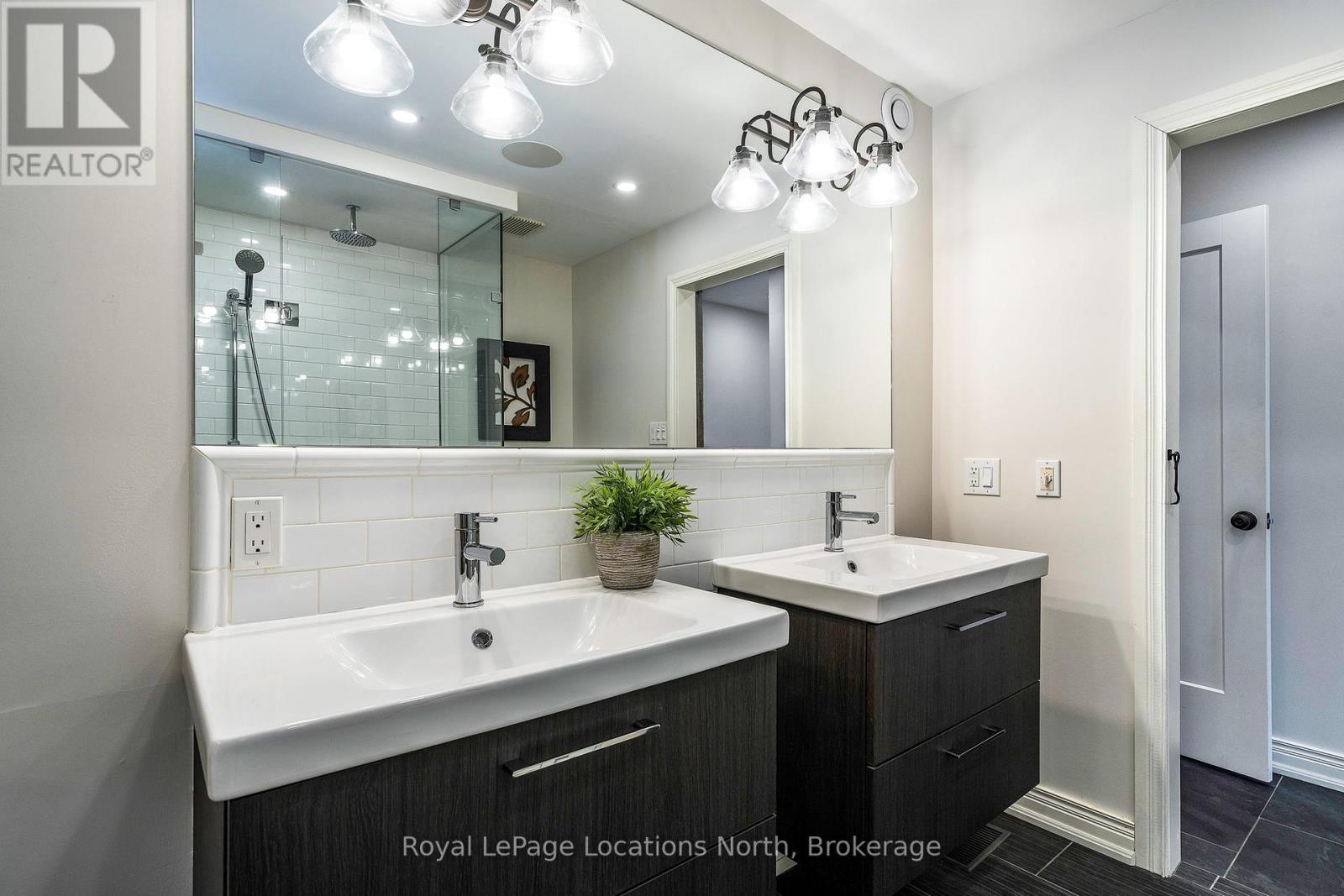 7 Purple Hill Lane, Clearview, Ontario  L0M 1G0 - Photo 22 - S12254339