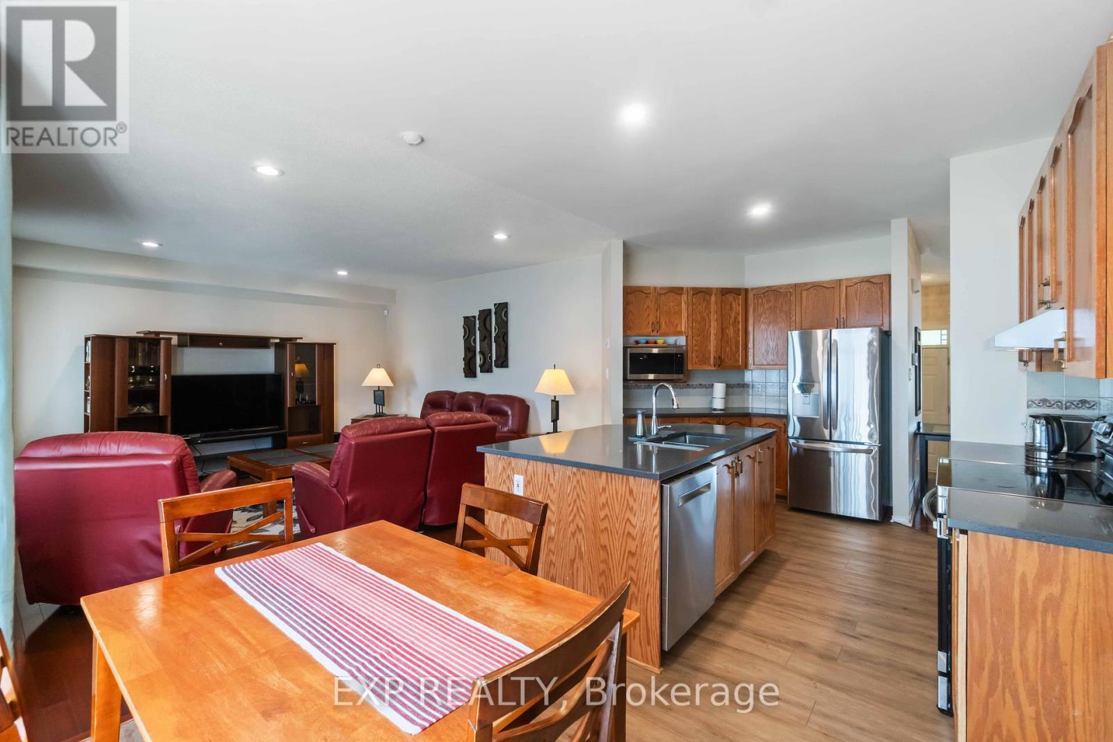 104 Yorkberry Gate, Ottawa, Ontario  K1V 1Z1 - Photo 14 - X12254332