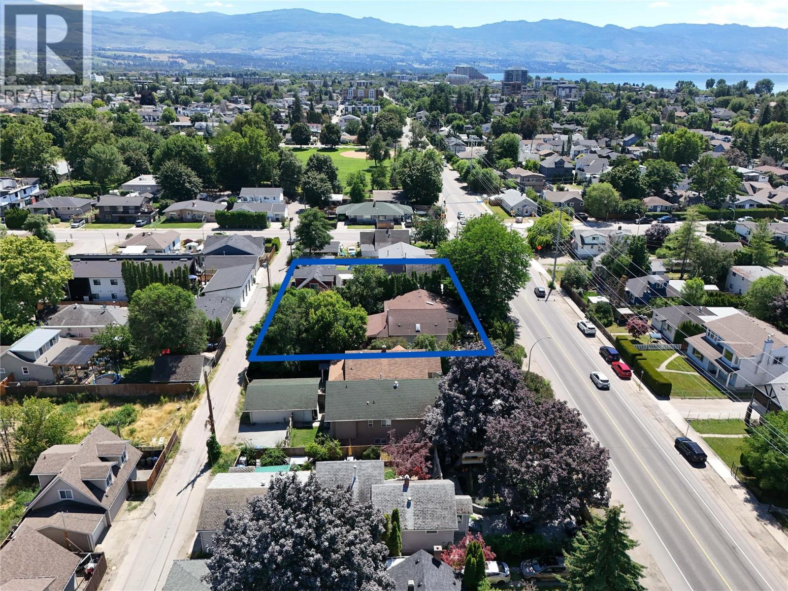 2277 Richter Street, Kelowna, British Columbia  V1Y 2N9 - Photo 4 - 10354240