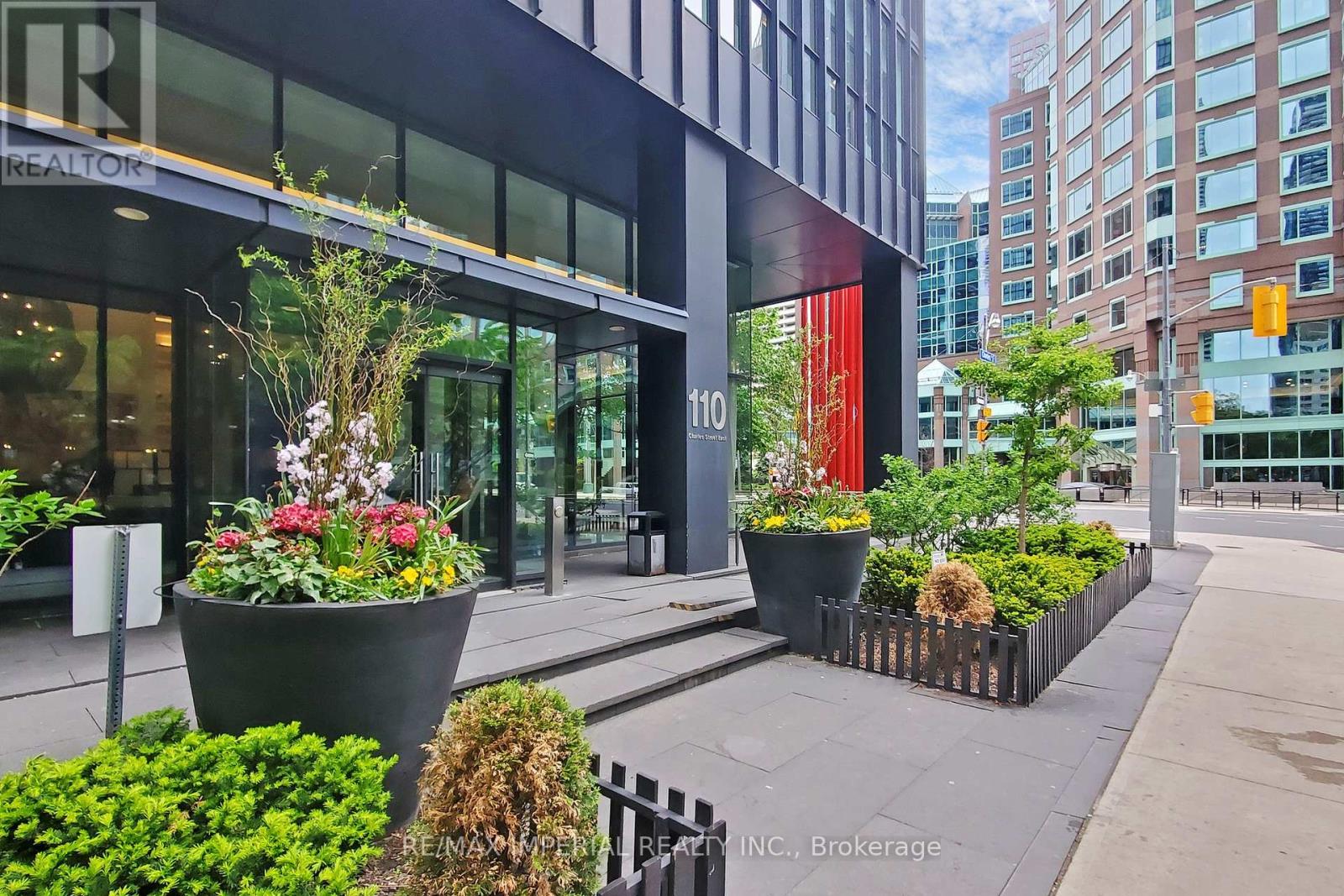 2308 - 110 Charles Street E, Toronto, Ontario  M4Y 1T5 - Photo 5 - C12254347
