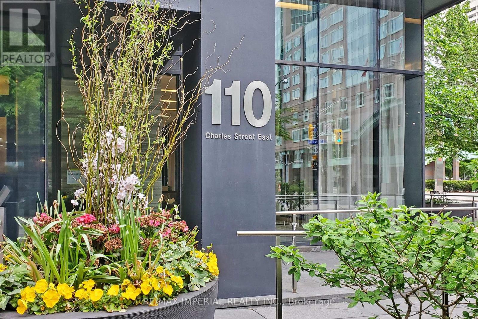 2308 - 110 Charles Street E, Toronto, Ontario  M4Y 1T5 - Photo 8 - C12254347