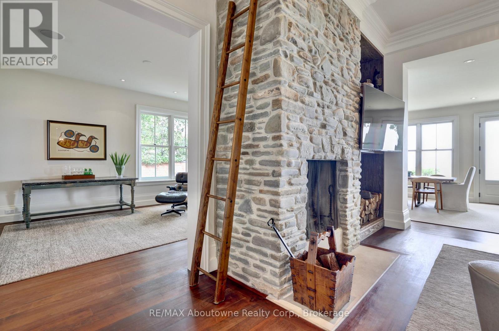 350 King Street, Oakville, Ontario  L6J 1C2 - Photo 20 - W12252417
