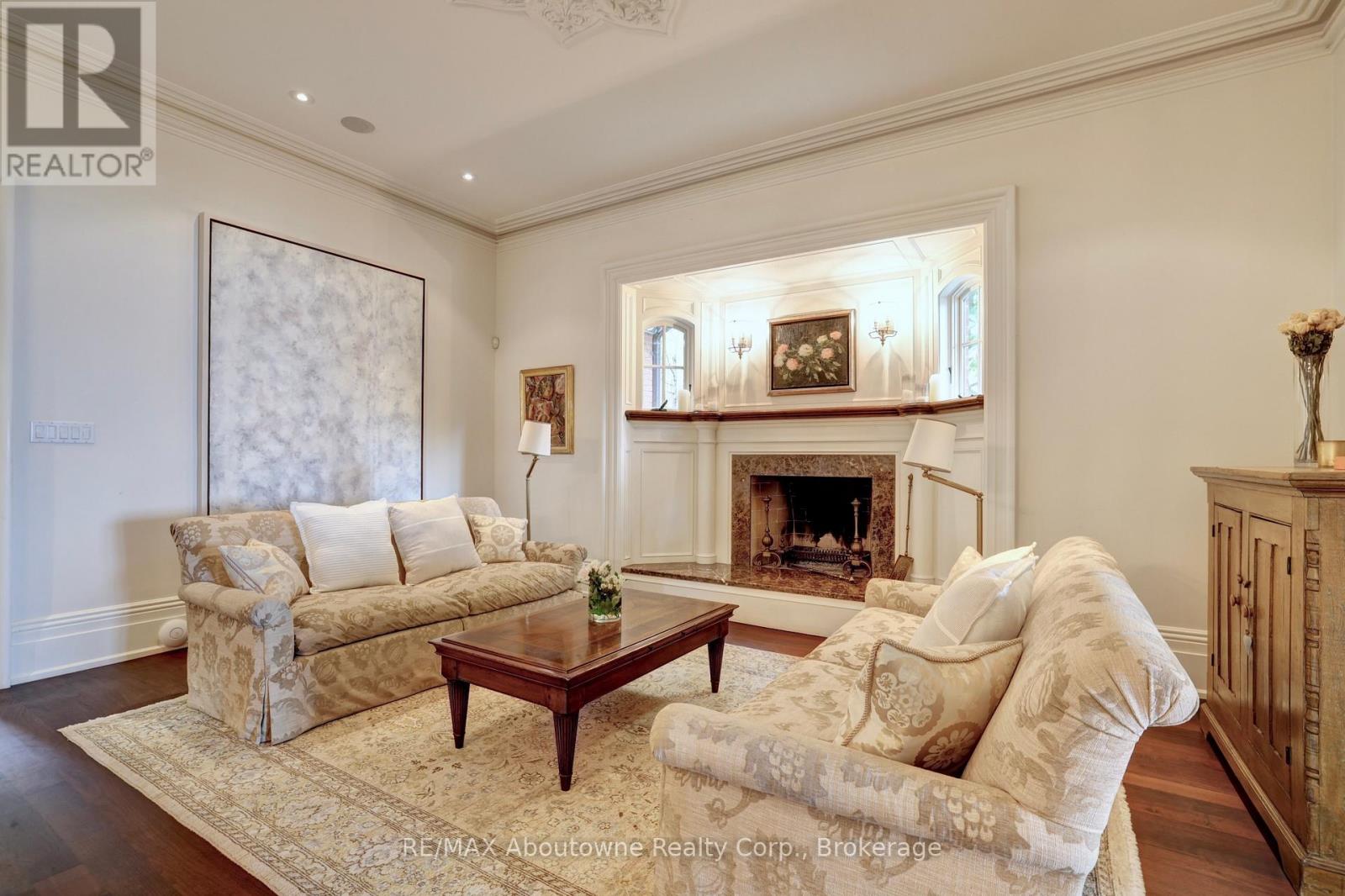 350 King Street, Oakville, Ontario  L6J 1C2 - Photo 12 - W12252417
