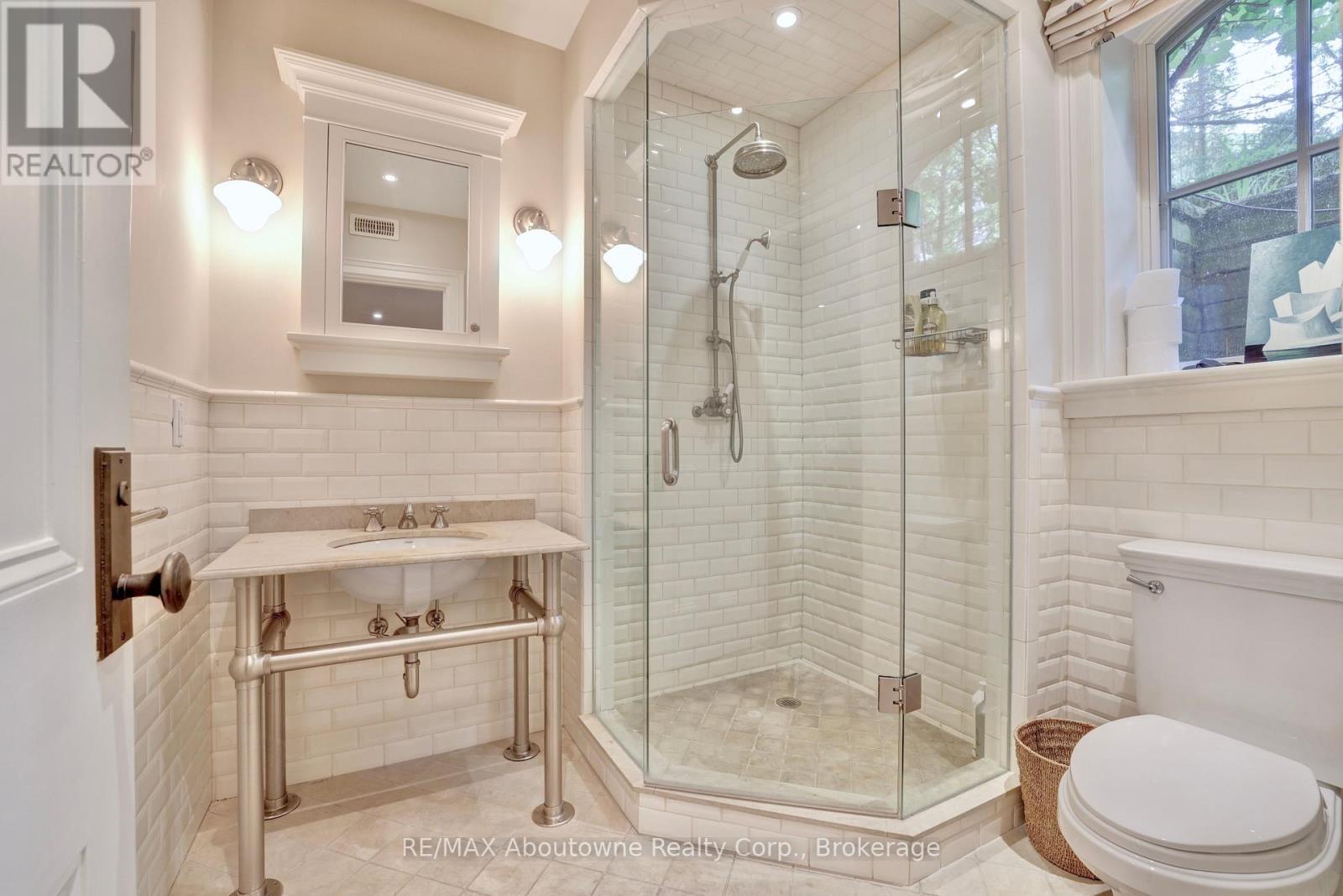 350 King Street, Oakville, Ontario  L6J 1C2 - Photo 38 - W12252417