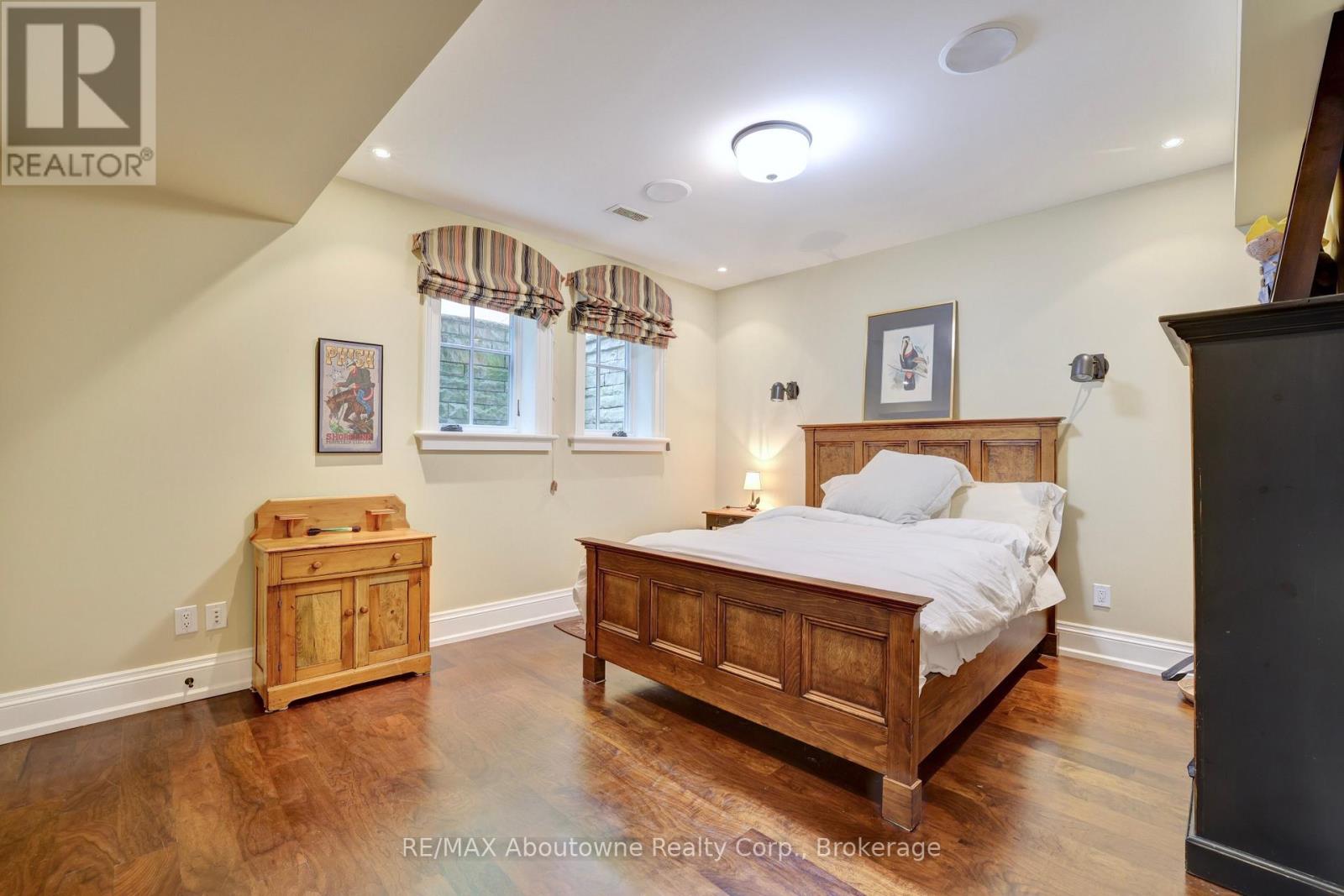 350 King Street, Oakville, Ontario  L6J 1C2 - Photo 37 - W12252417