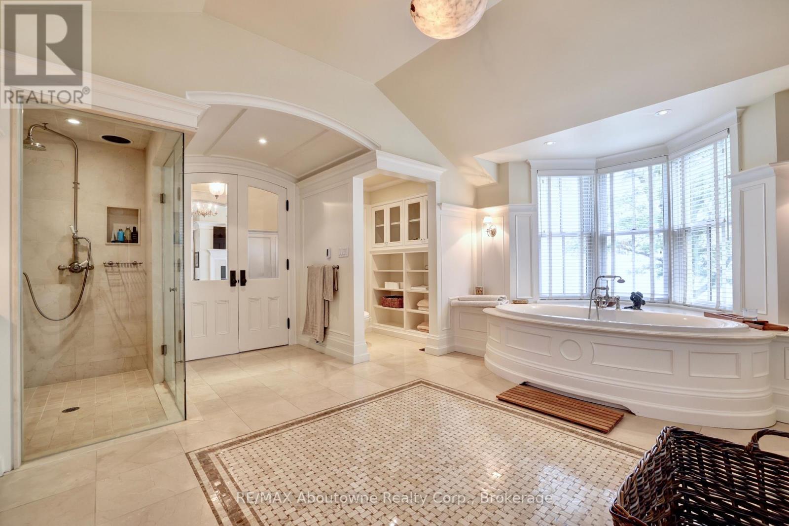 350 King Street, Oakville, Ontario  L6J 1C2 - Photo 28 - W12252417