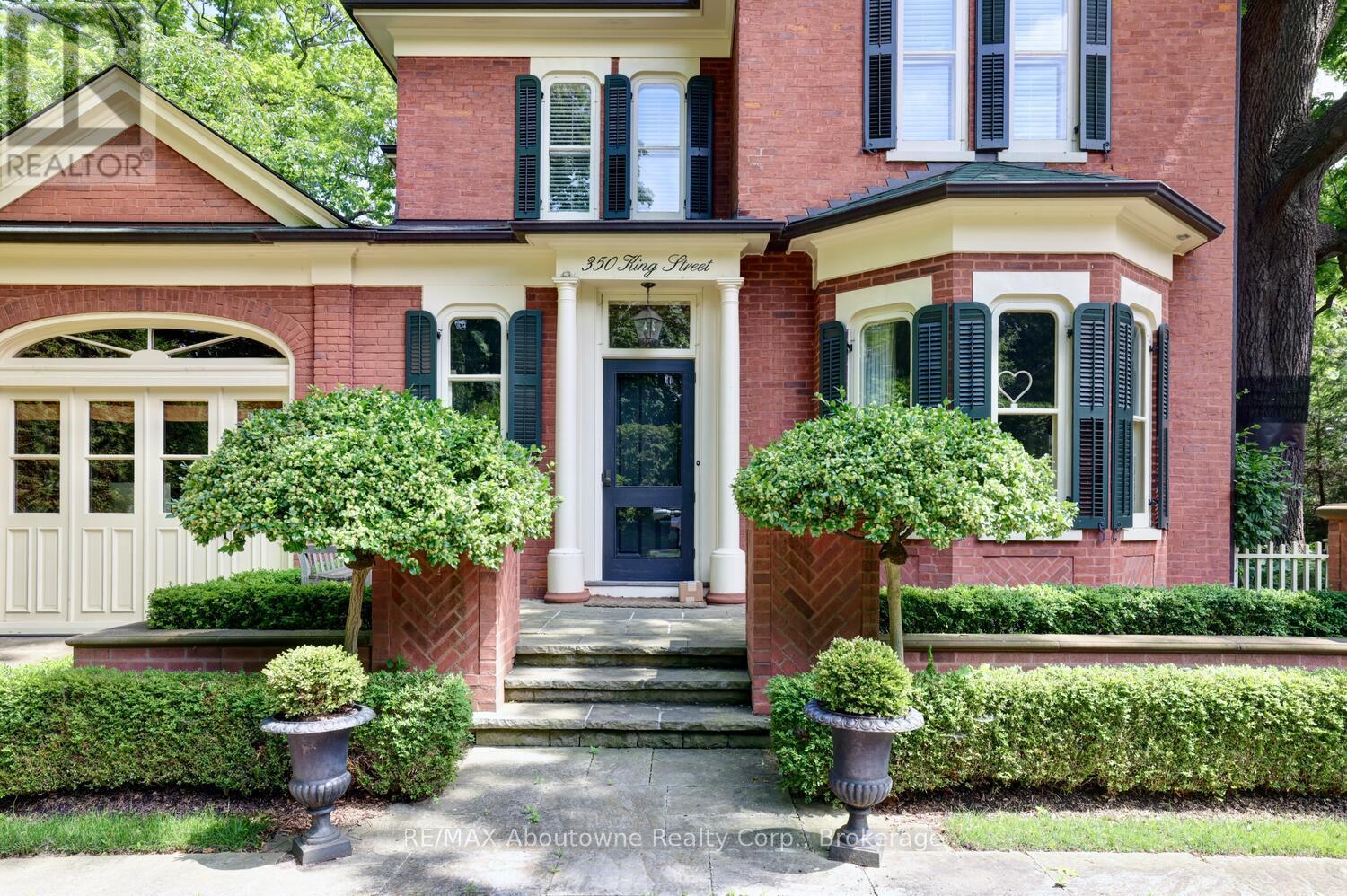 350 King Street, Oakville, Ontario  L6J 1C2 - Photo 4 - W12252417