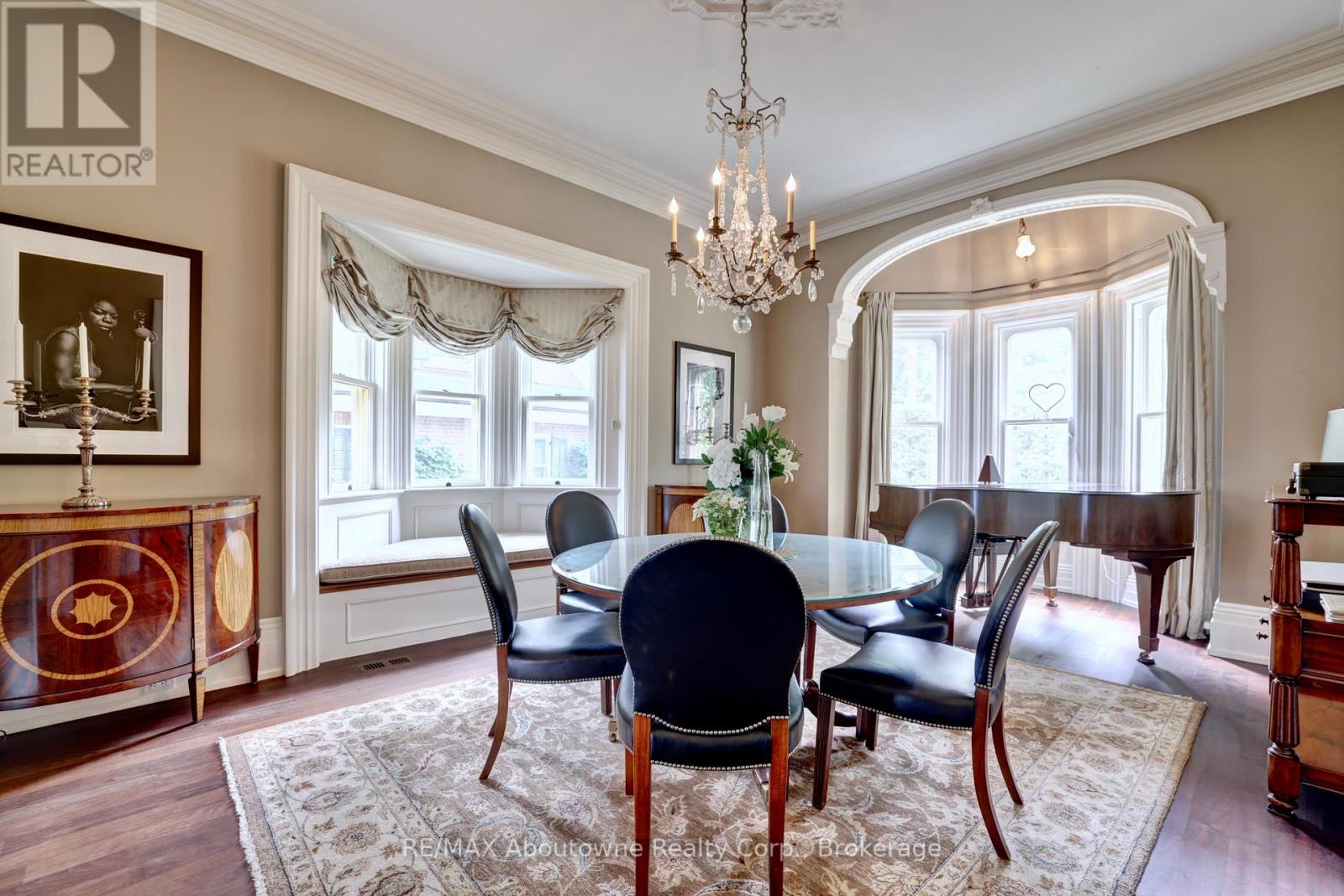 350 King Street, Oakville, Ontario  L6J 1C2 - Photo 6 - W12252417