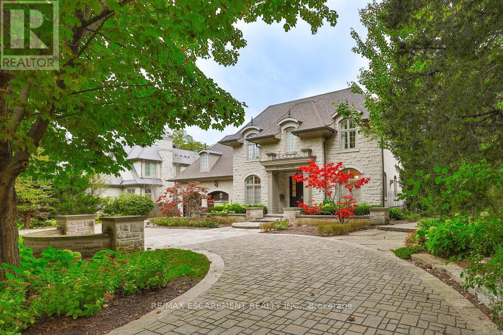 Property at 79 PINEWOOD TRAIL image 2