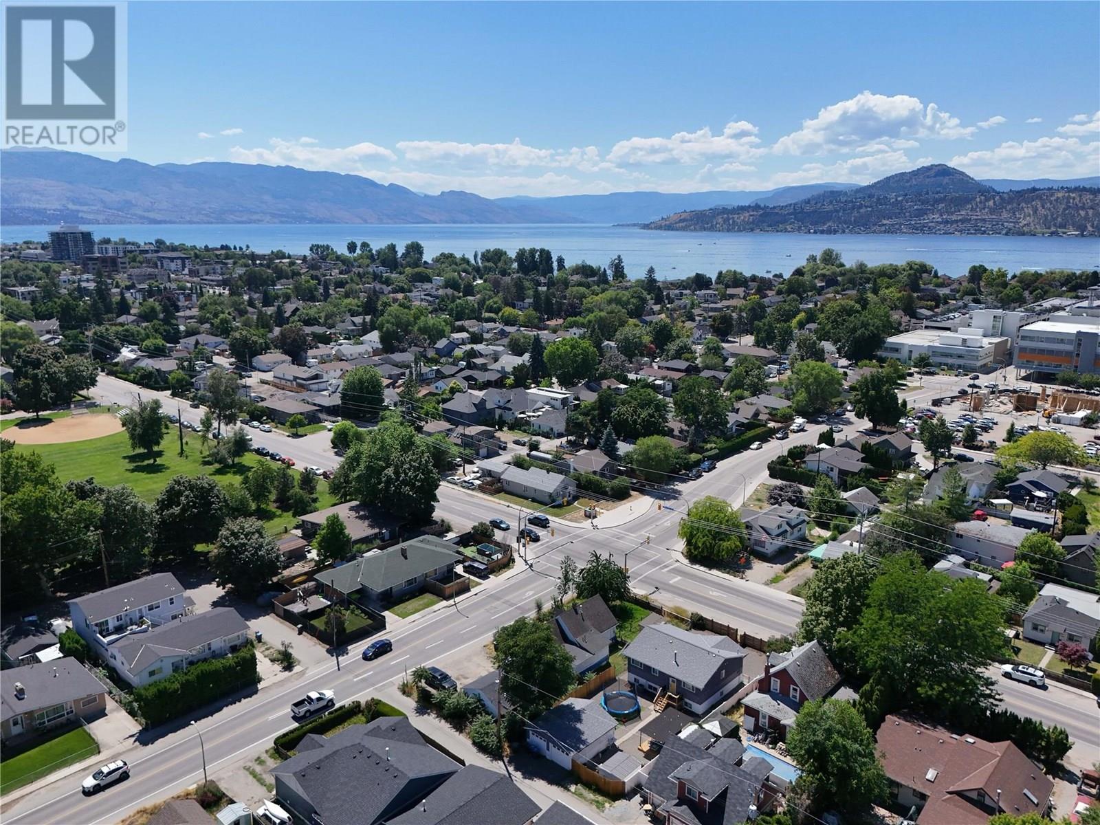 706 Rose Avenue, Kelowna, British Columbia