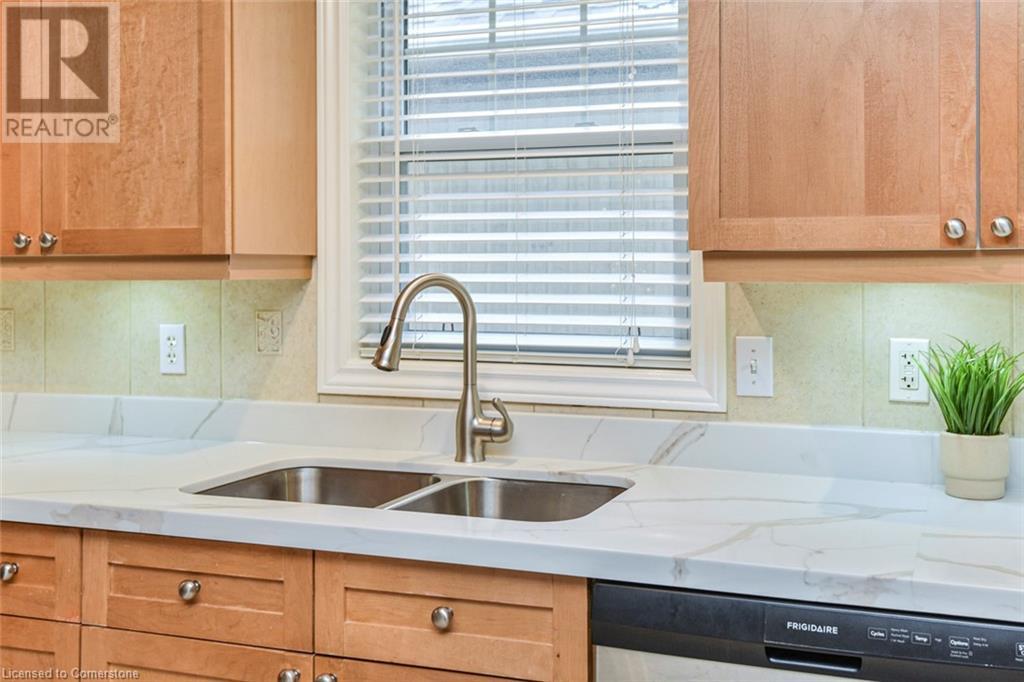 1060 Beach Boulevard, Hamilton, Ontario  L8H 6Z4 - Photo 12 - 40727622