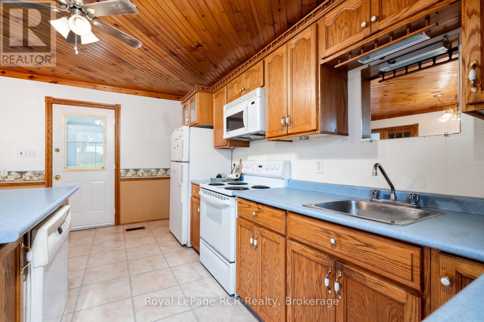 422014 Concession 6 Ndr, West Grey, Ontario  N0G 1S0 - Photo 10 - X12254397