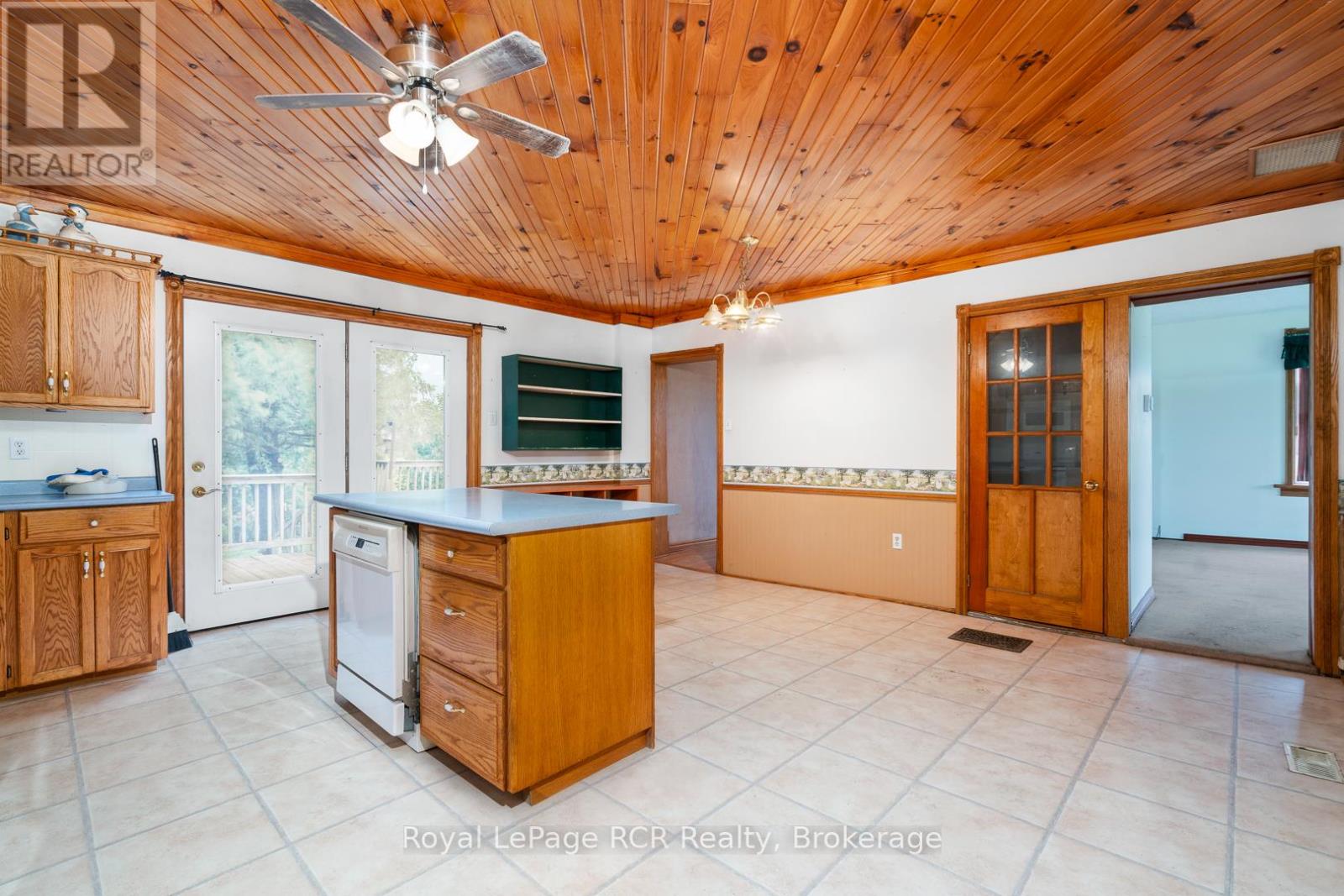 422014 Concession 6 Ndr, West Grey, Ontario  N0G 1S0 - Photo 12 - X12254397