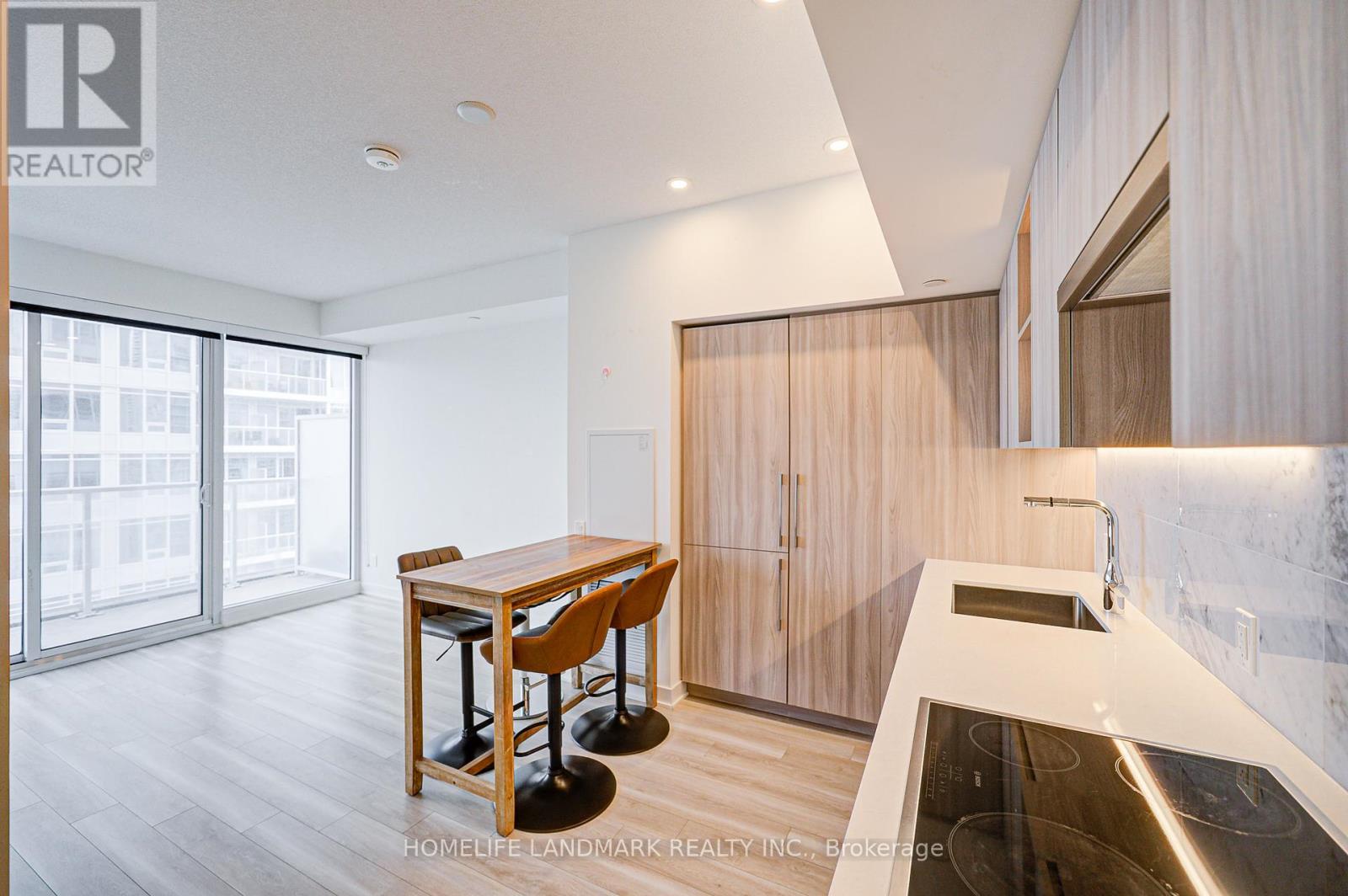 3703 - 17 Bathurst Street, Toronto, Ontario  M5V 0N1 - Photo 8 - C12204941