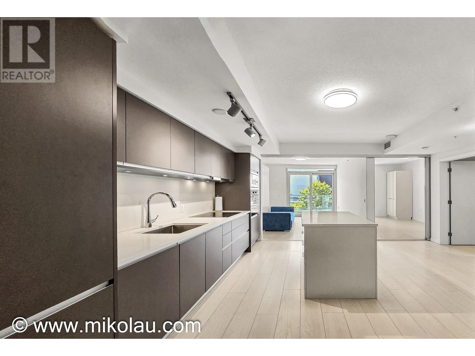 180 E 2ND, vancouver, British Columbia V5T0K4