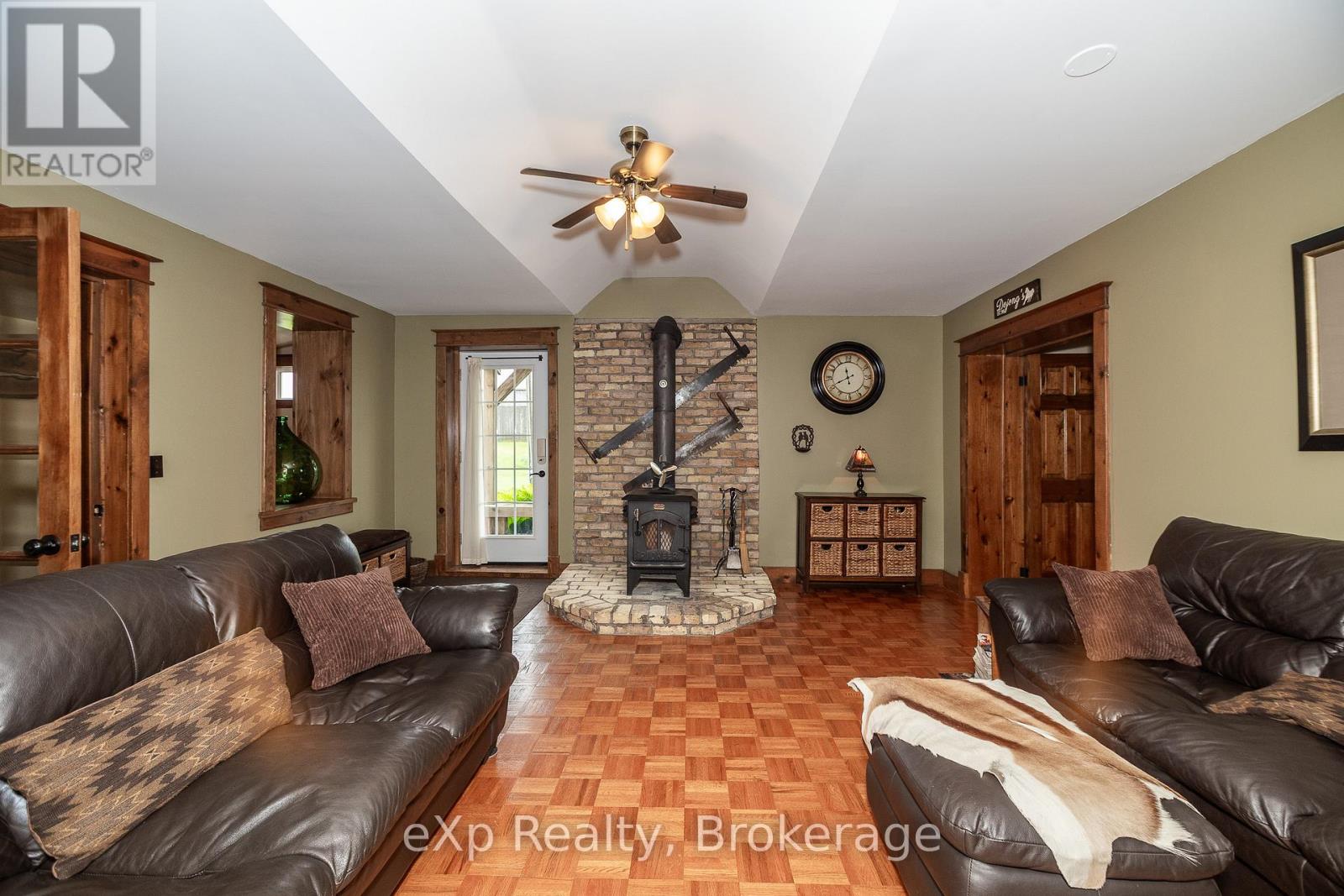 701768 5 Side Road, Chatsworth, Ontario  N0H 1K0 - Photo 18 - X12243945