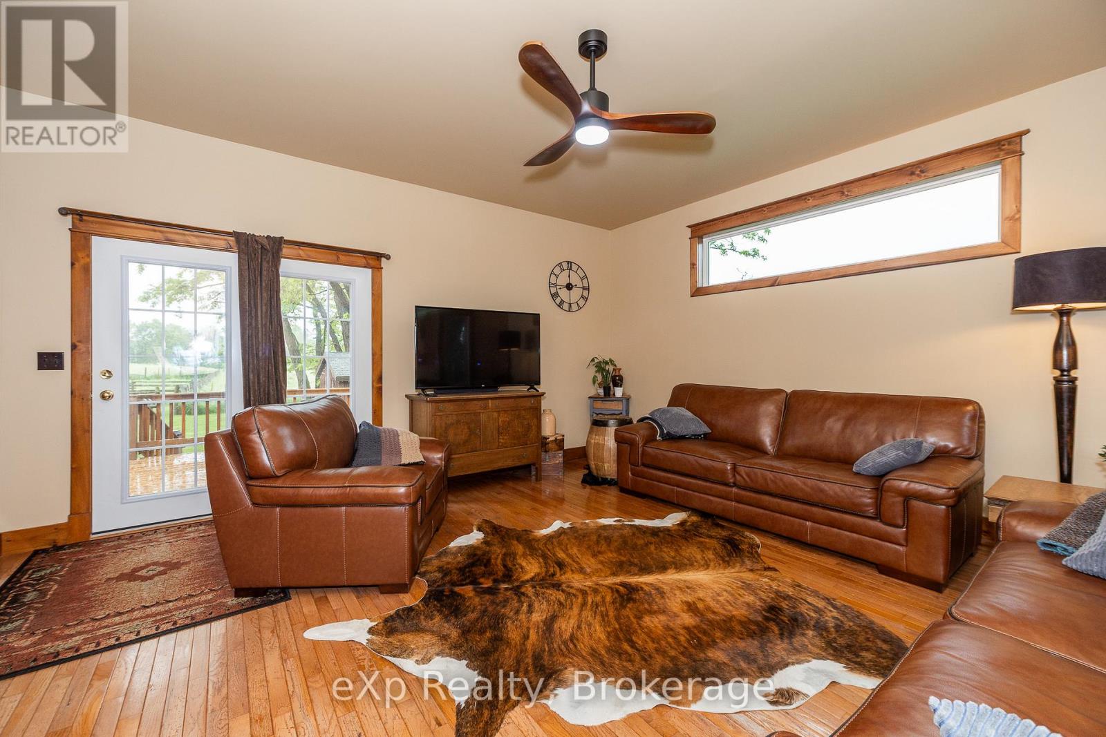 701768 5 Side Road, Chatsworth, Ontario  N0H 1K0 - Photo 6 - X12243945