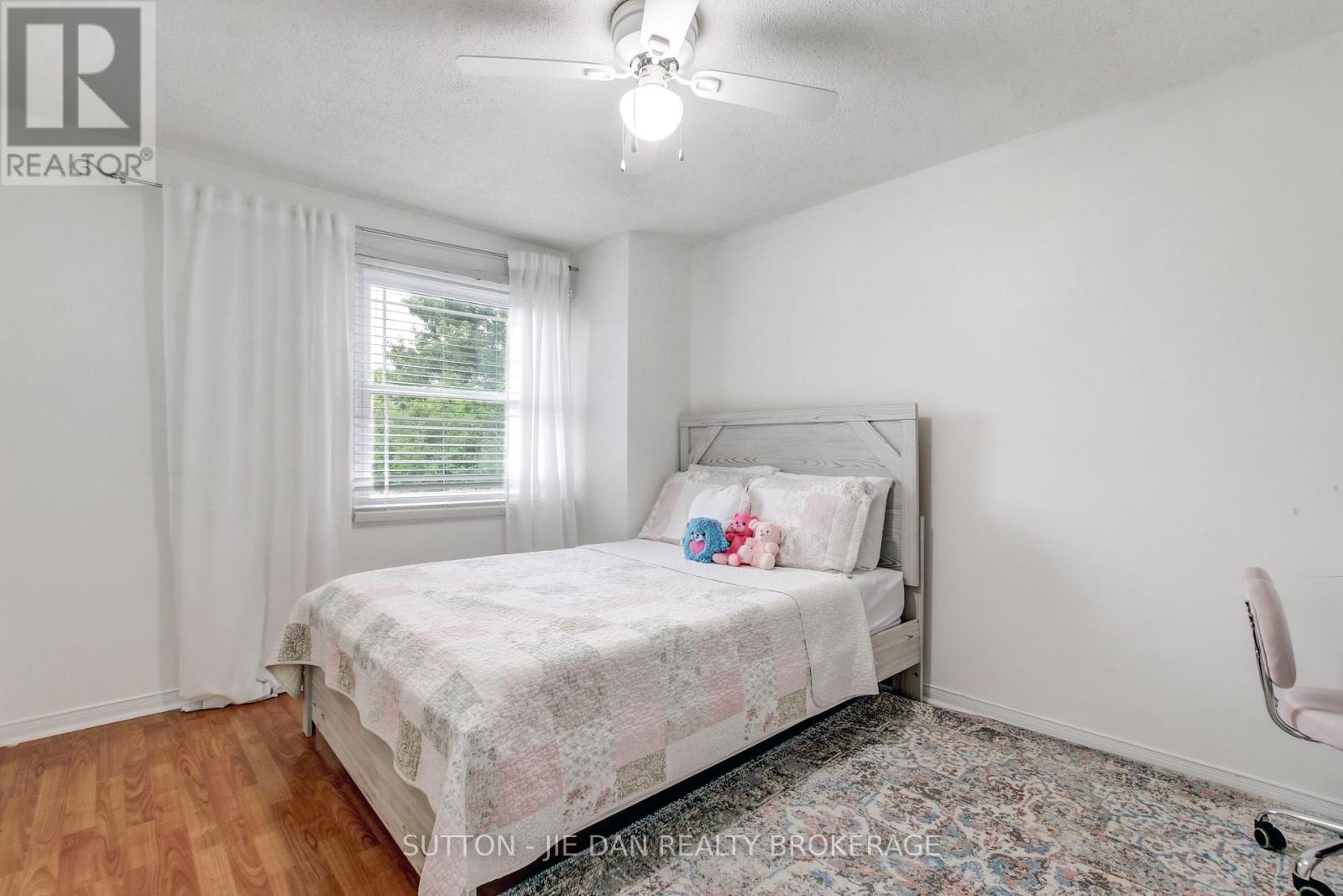 55 Constable Court, London North, Ontario  N6G 3N7 - Photo 11 - X12254436