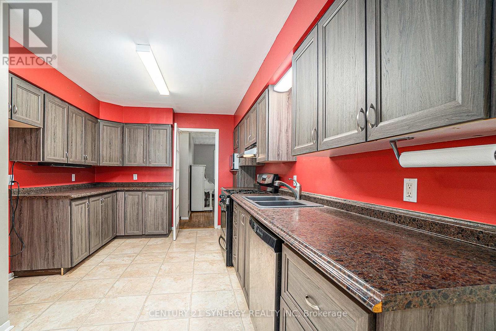 6 Strathcona Street, Smiths Falls, Ontario  K7A 1V5 - Photo 11 - X12220619