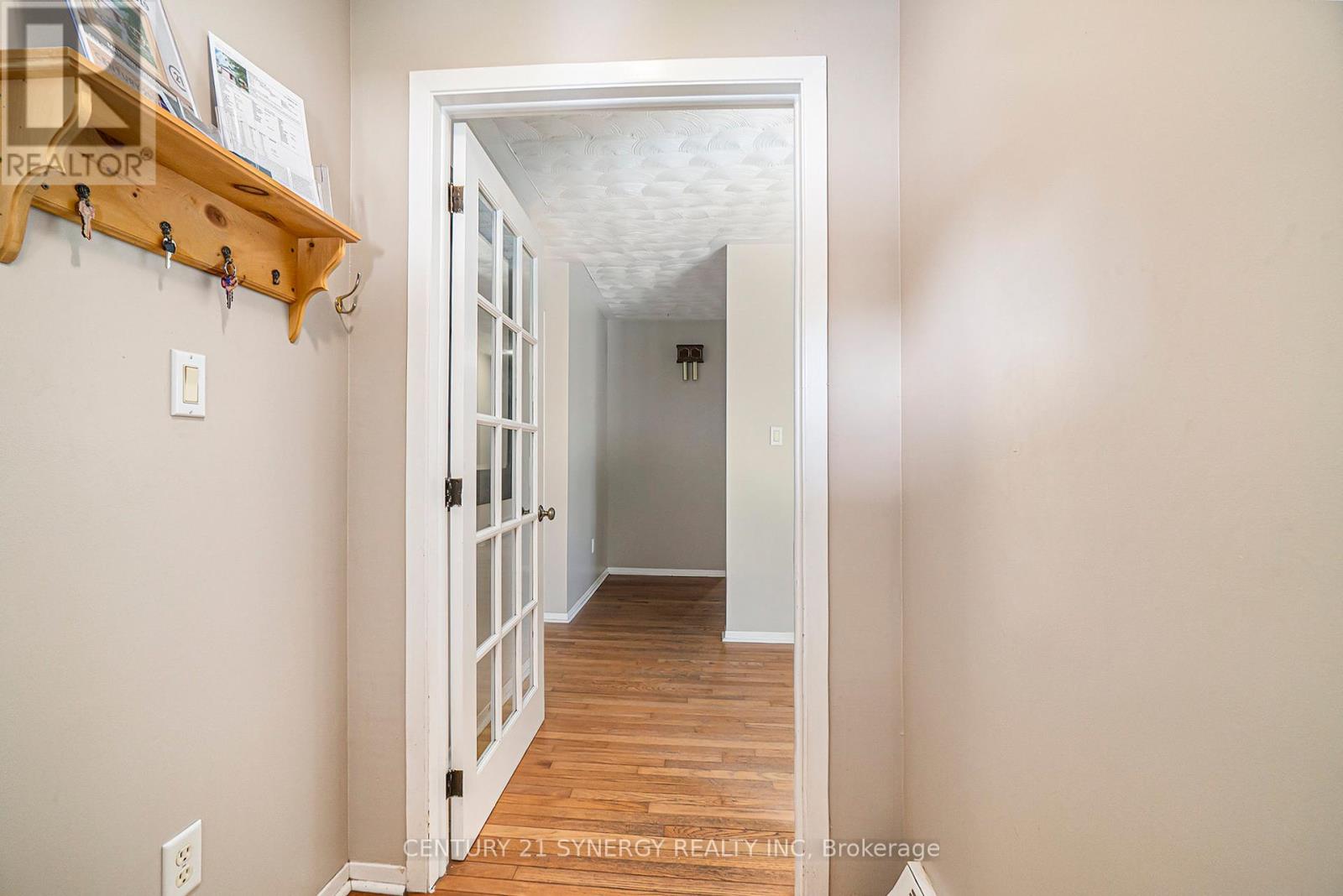 Property at 6 STRATHCONA STREET image 3