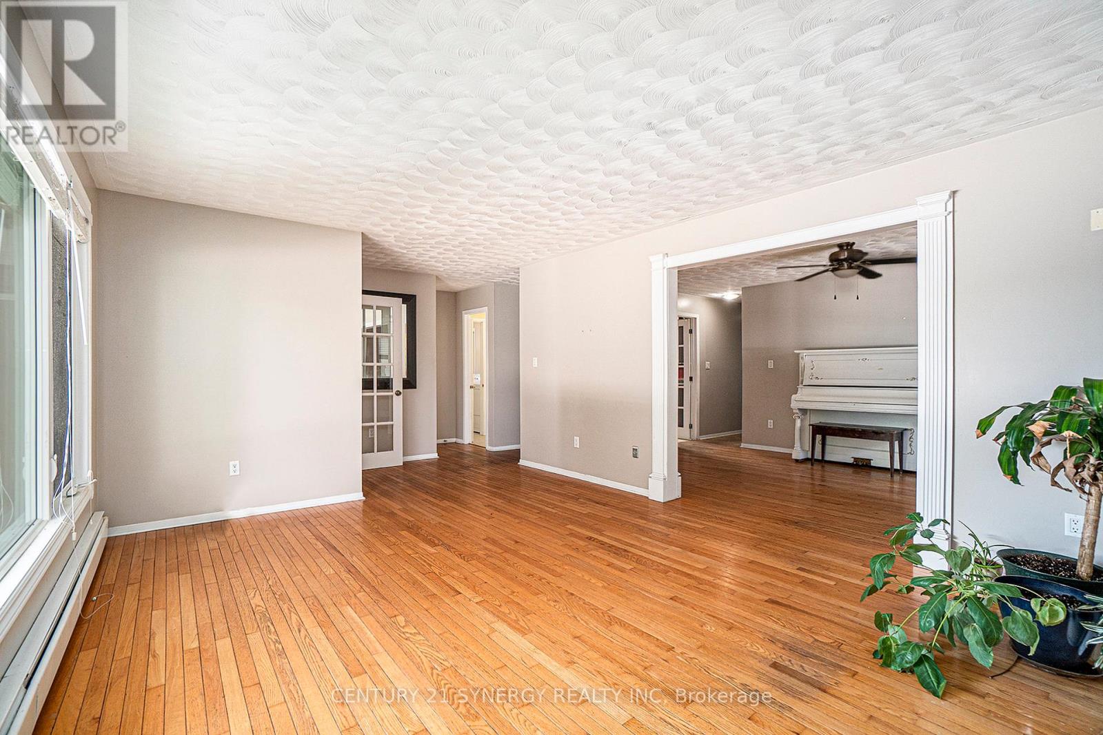 Property at 6 STRATHCONA STREET image 5