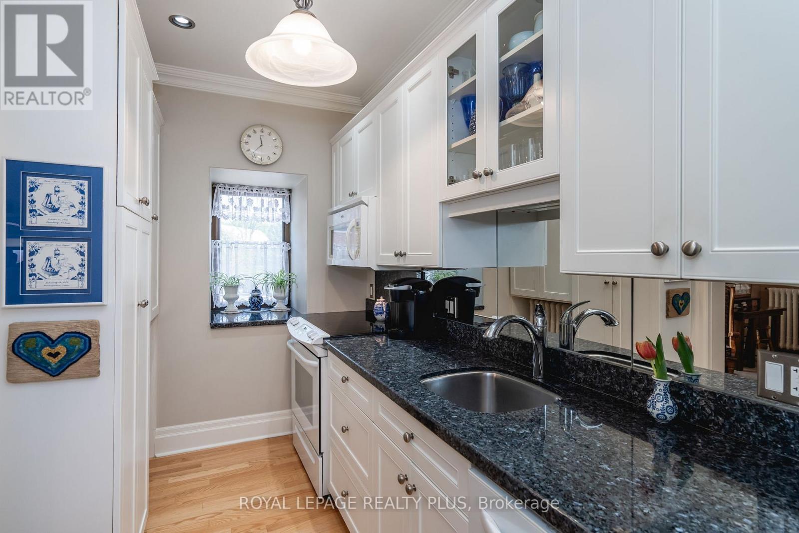 66 Main Street, Penetanguishene, Ontario  L9M 1T3 - Photo 9 - S12254442