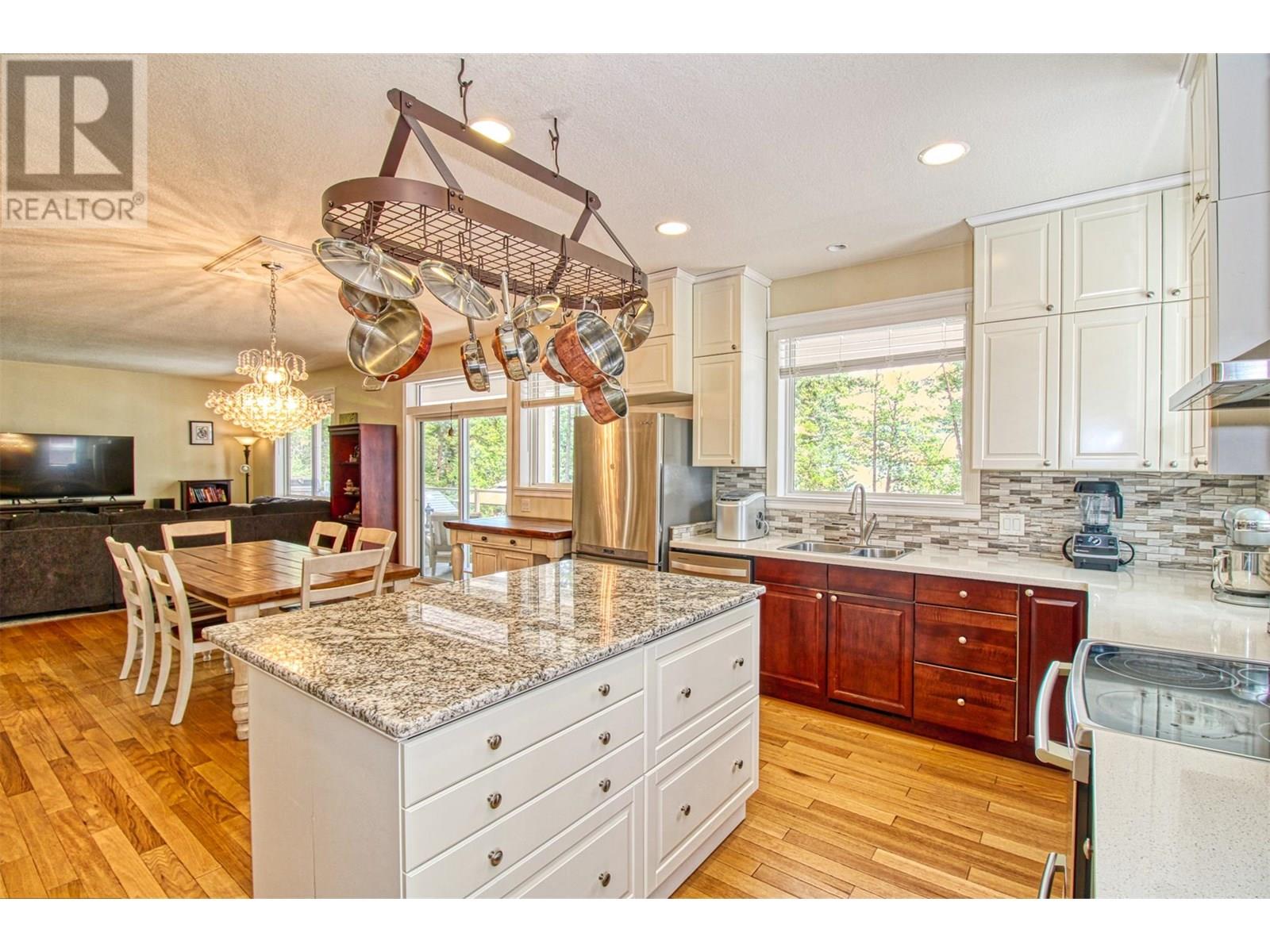7271 Dunwaters Road, Kelowna, British Columbia  V1Z 3W4 - Photo 6 - 10354257