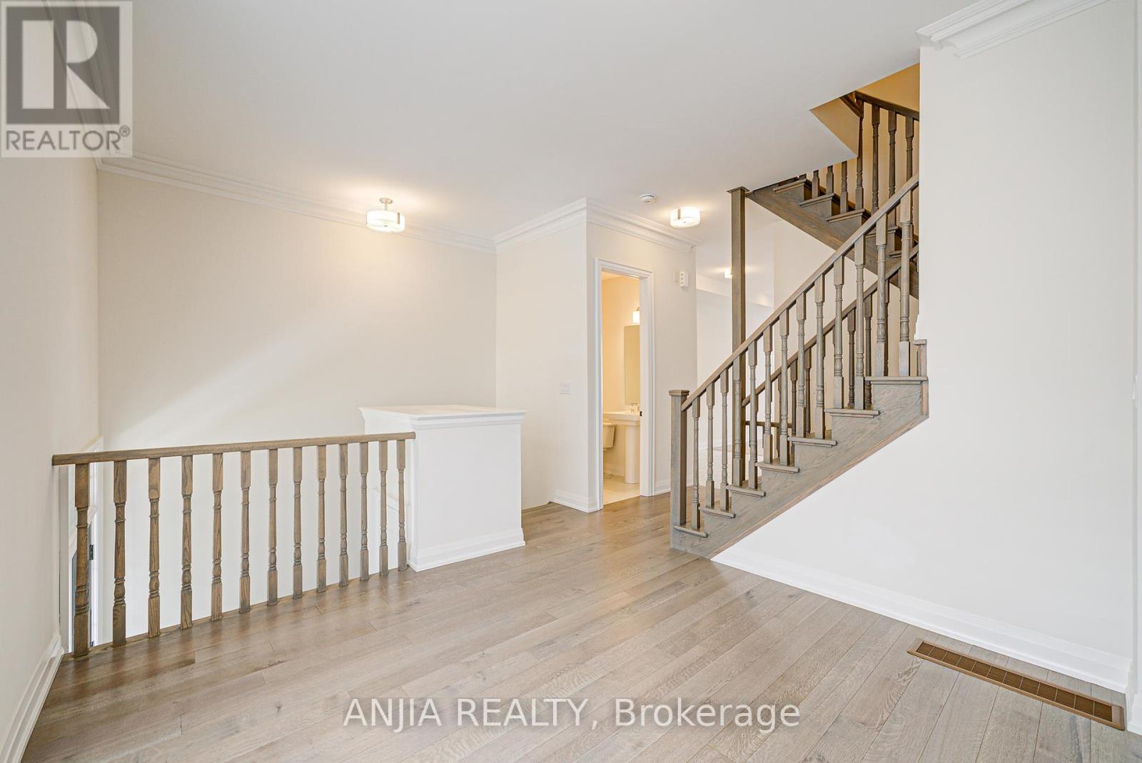 7 Bright Terrace Way, Markham, Ontario  L6C 3L5 - Photo 12 - N12254513