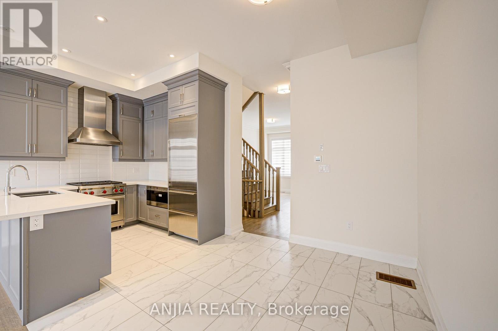 7 Bright Terrace Way, Markham, Ontario  L6C 3L5 - Photo 14 - N12254513